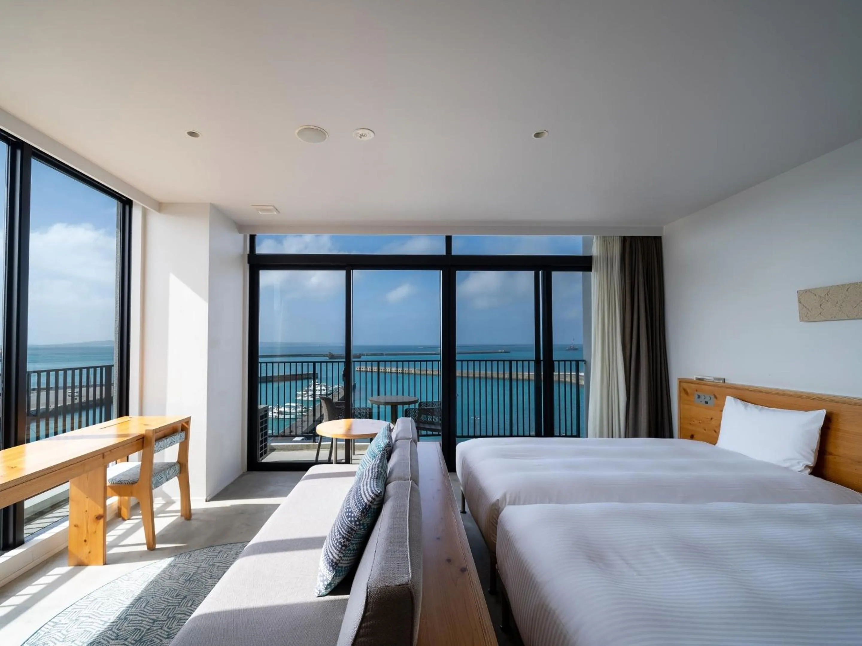 View (from property/room), Bed in Hotel Locus