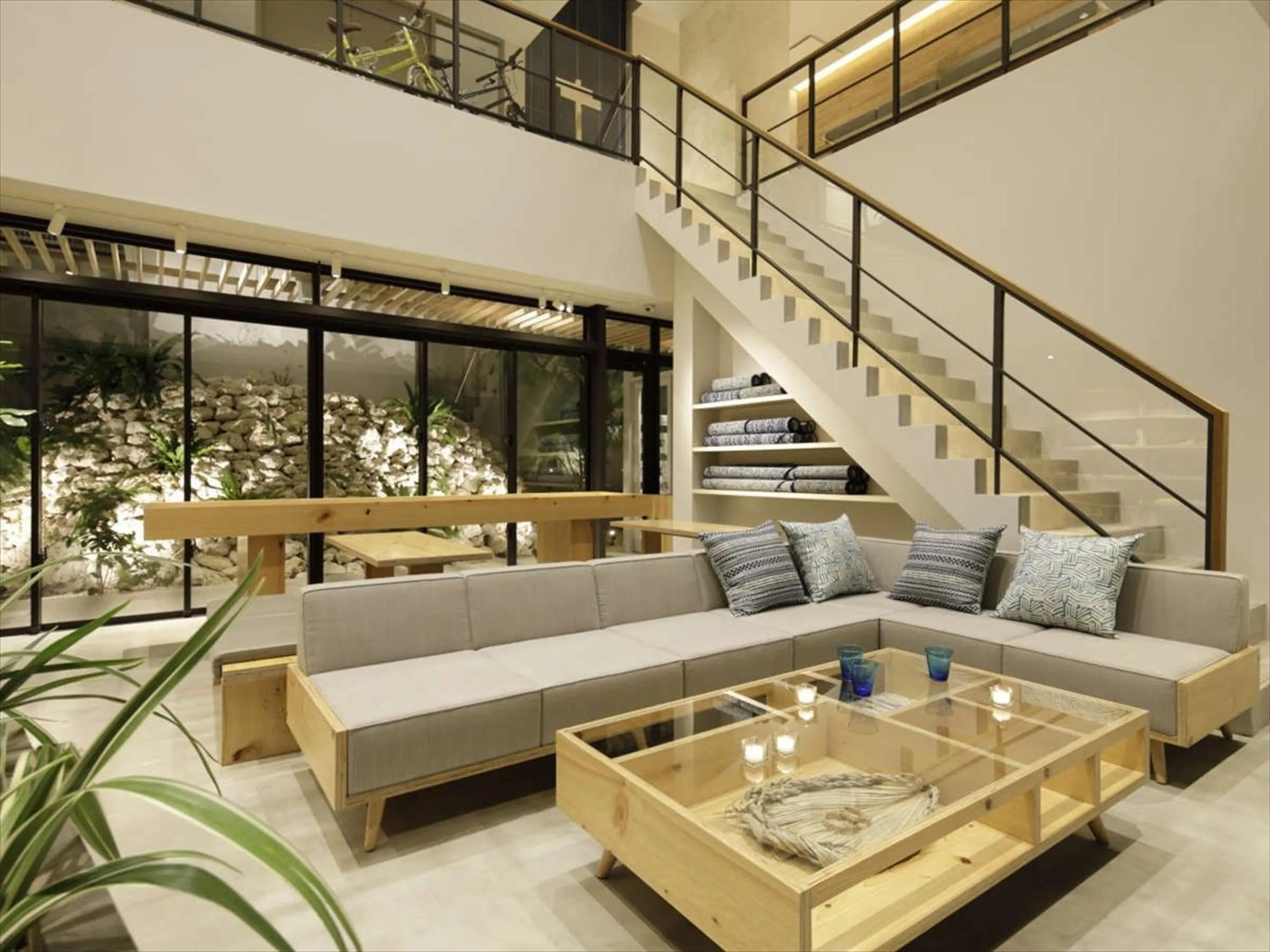 Communal lounge/ TV room in Hotel Locus