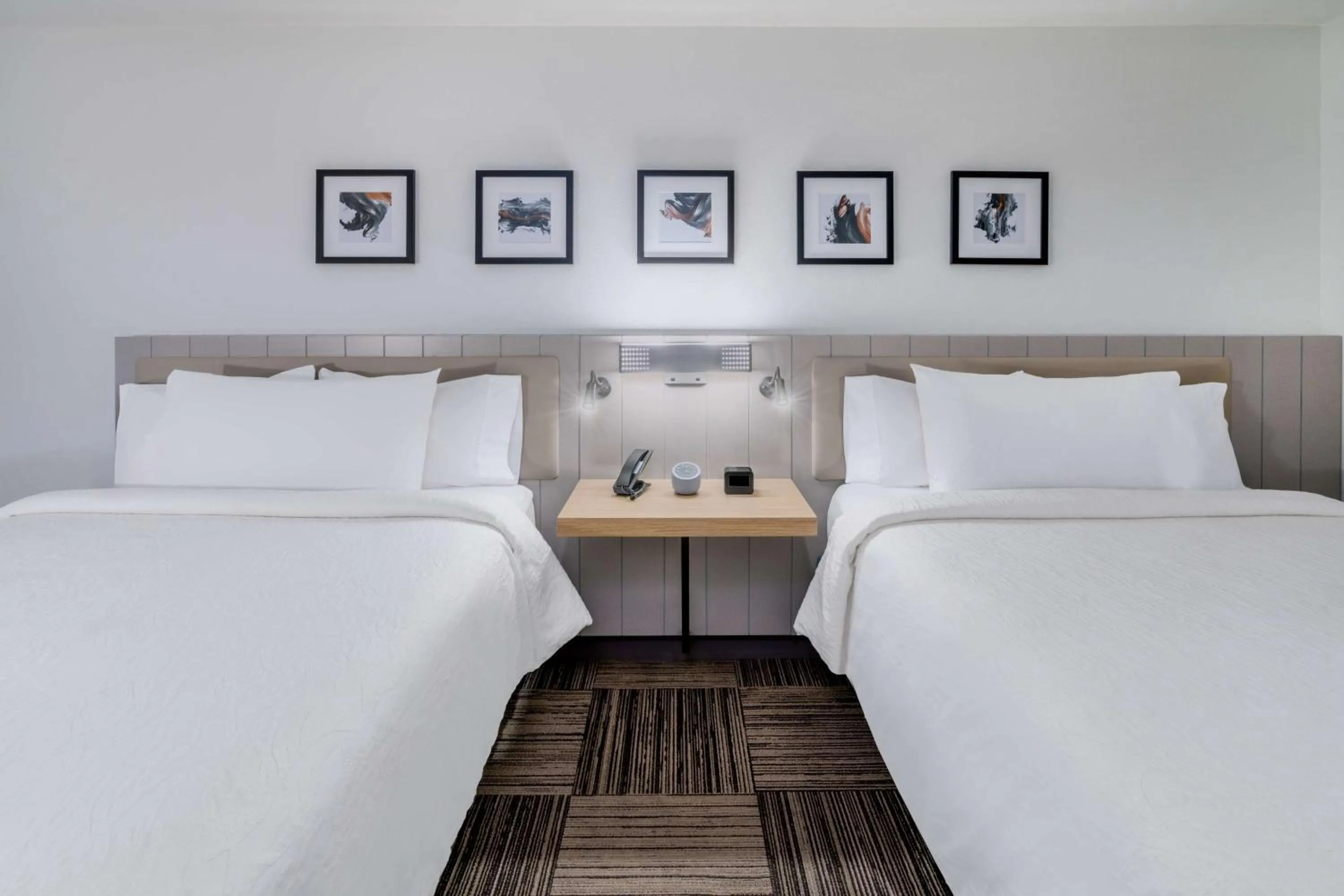 Bed in Hilton Garden Inn Albuquerque Uptown