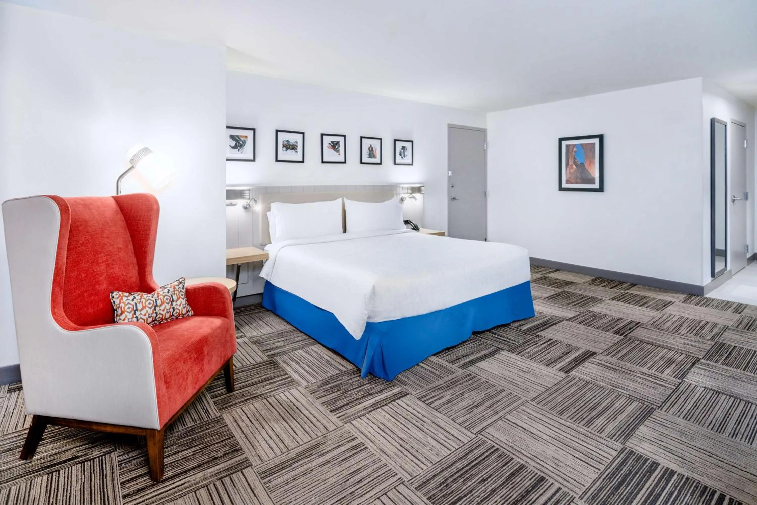 Bed in Hilton Garden Inn Albuquerque Uptown