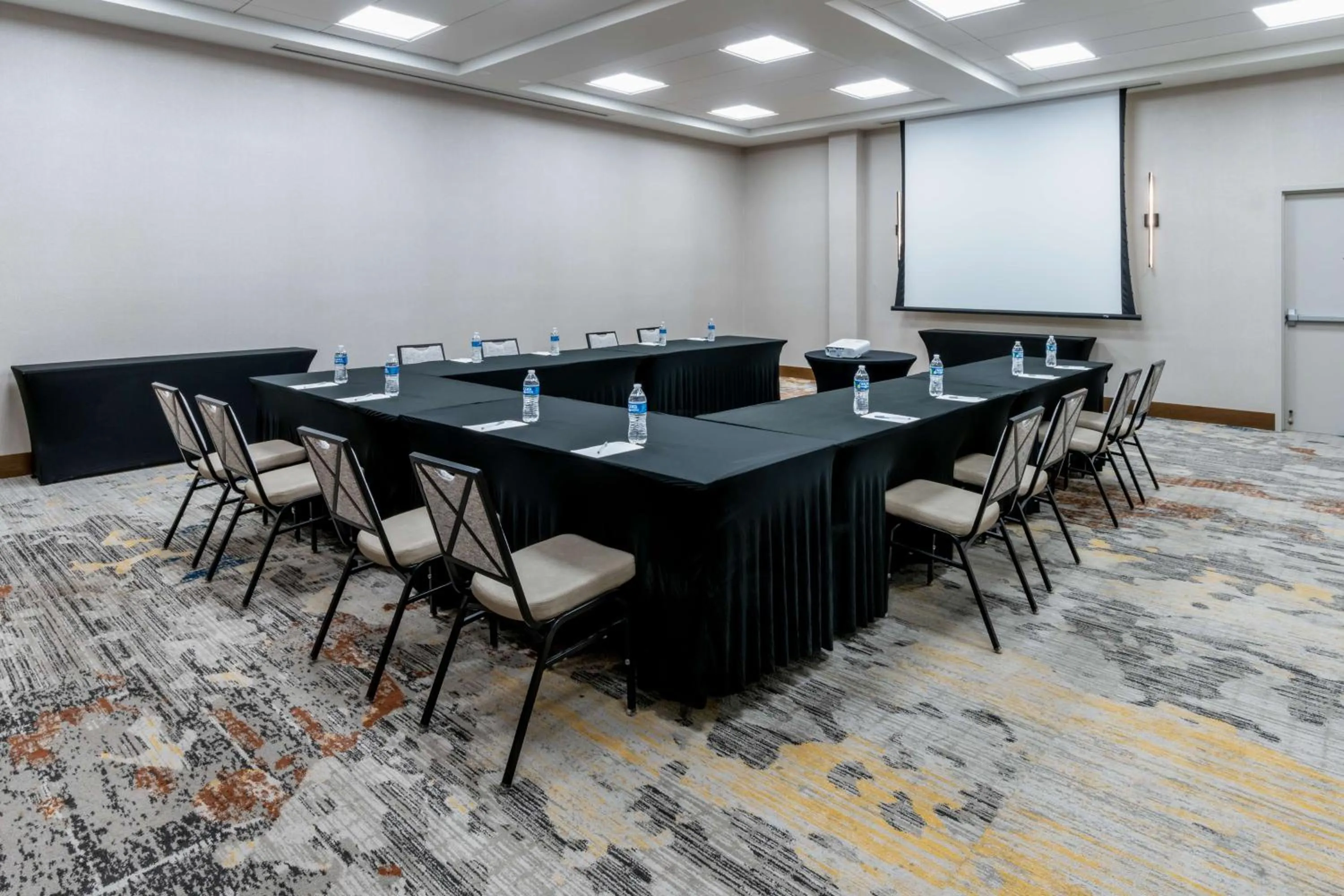 Meeting/conference room in Hilton Garden Inn Albuquerque Uptown