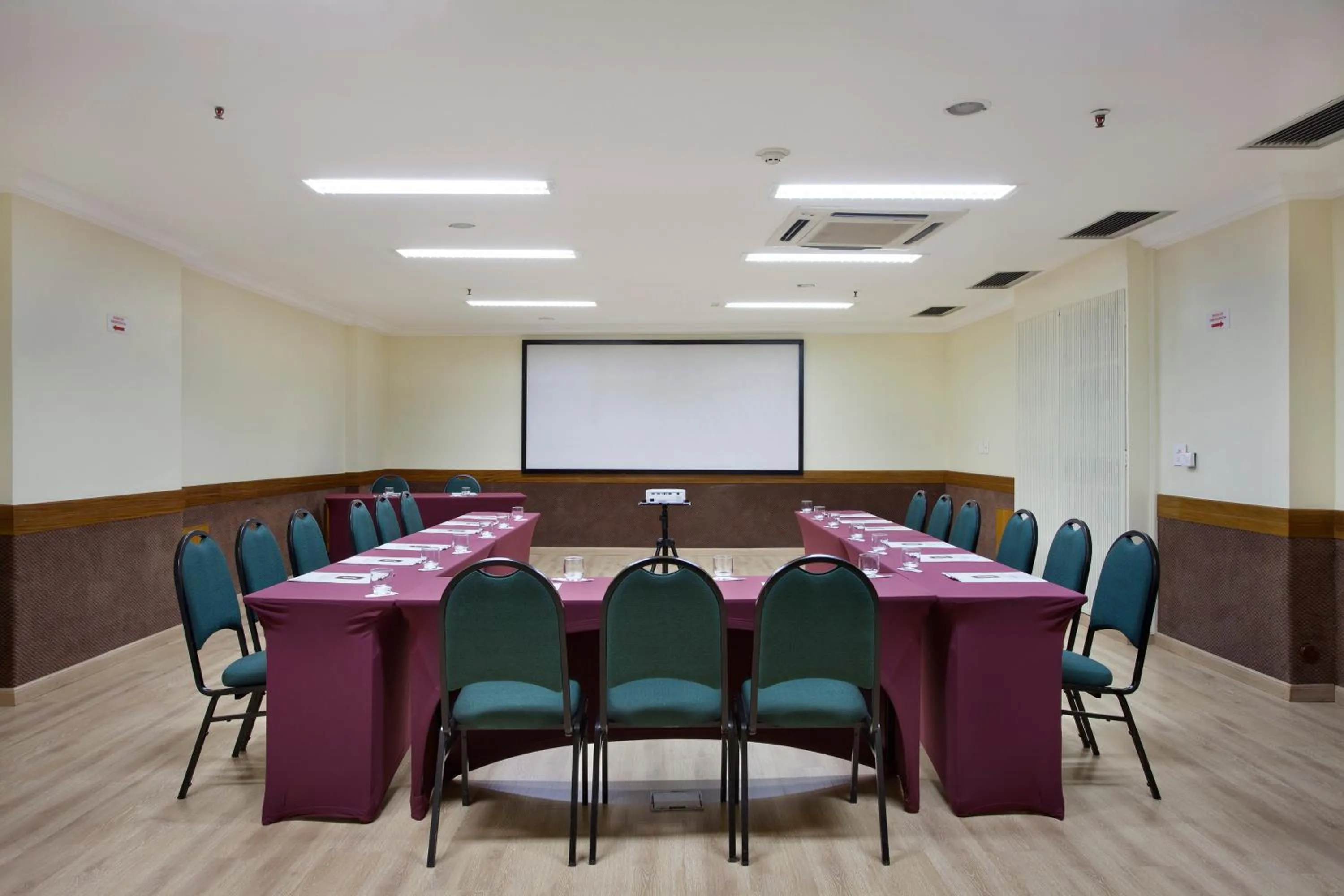 Business facilities in Scorial Rio Hotel