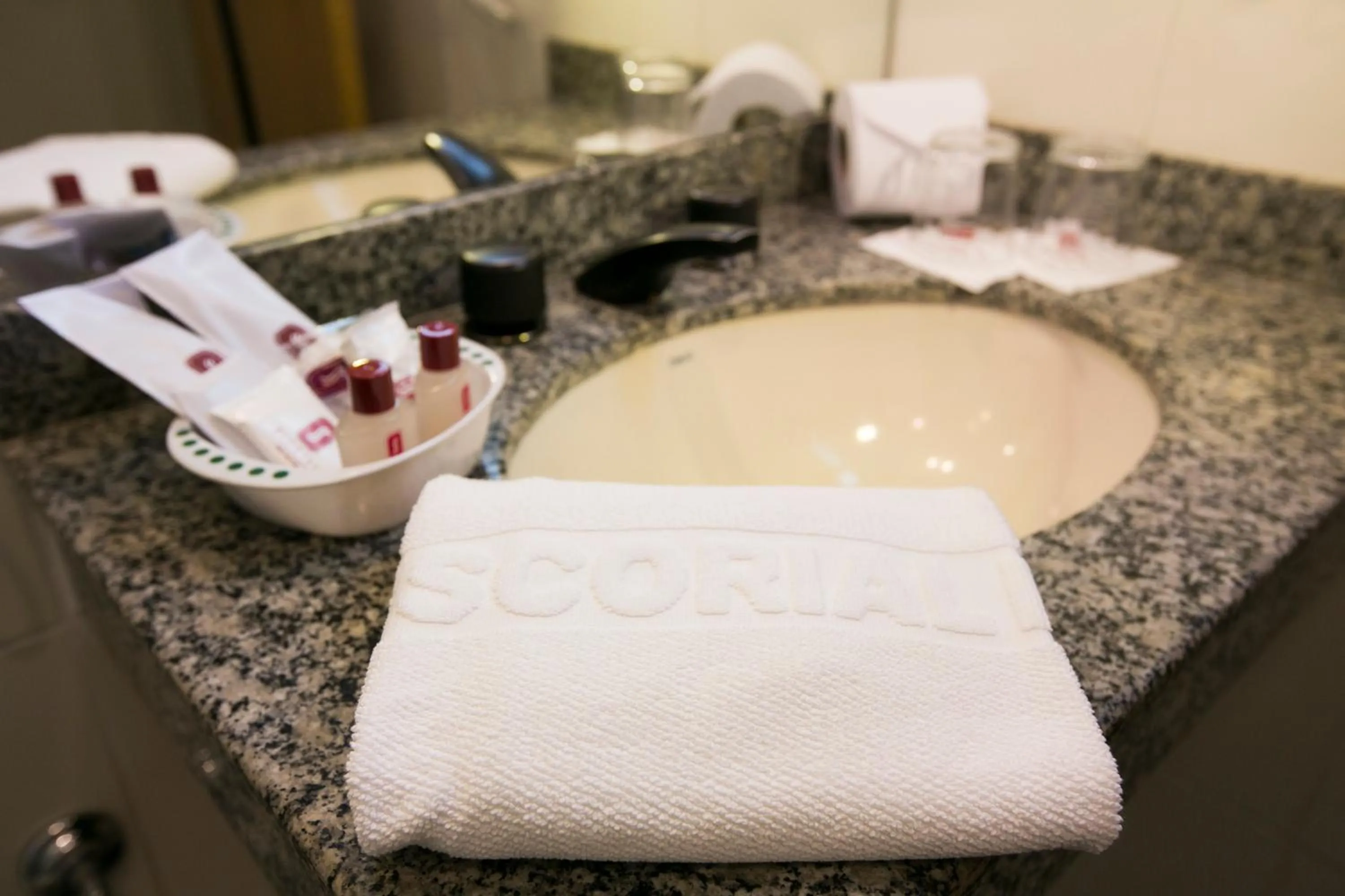 Bathroom in Scorial Rio Hotel