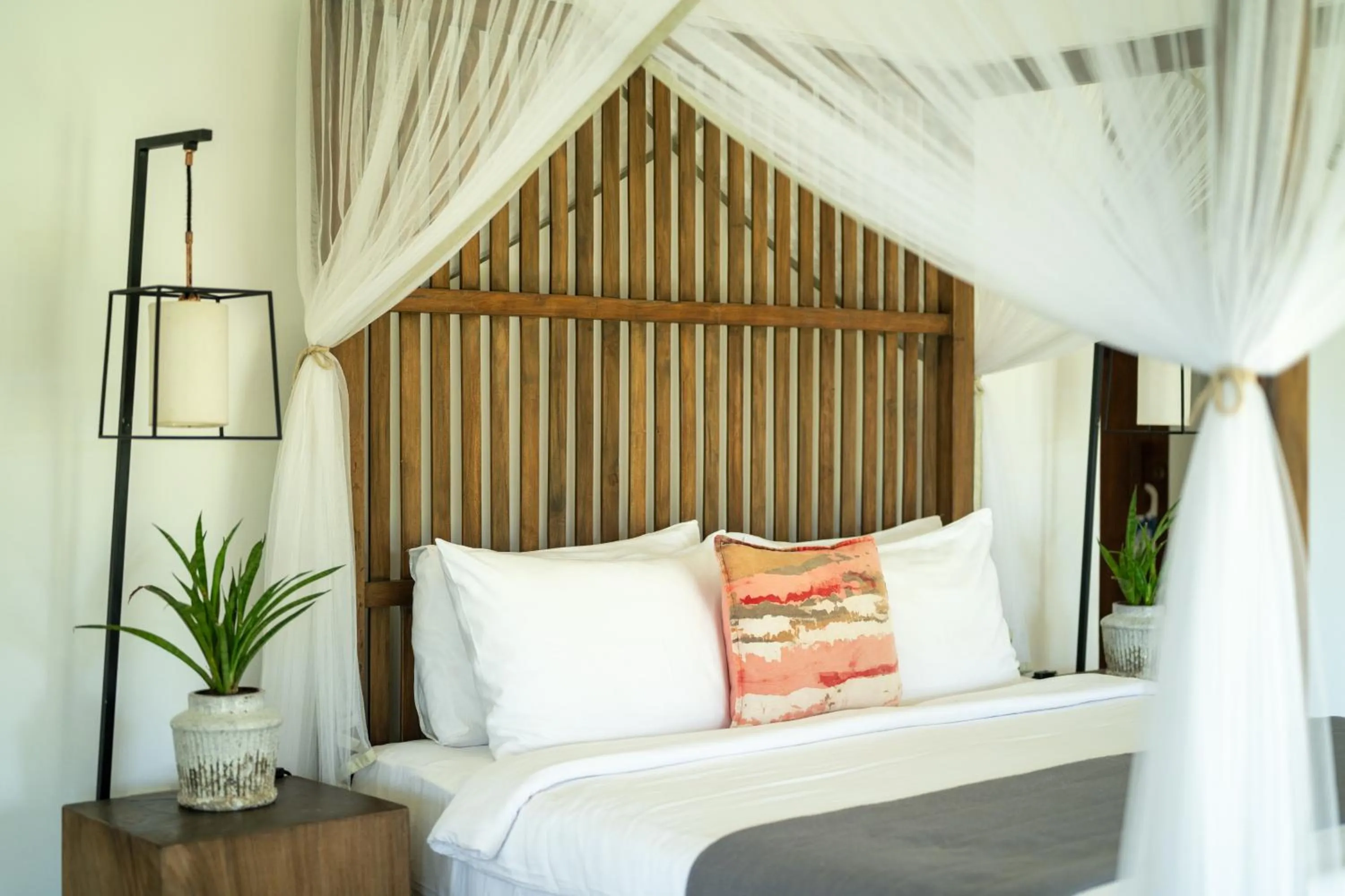 Bed in Kumu Beach