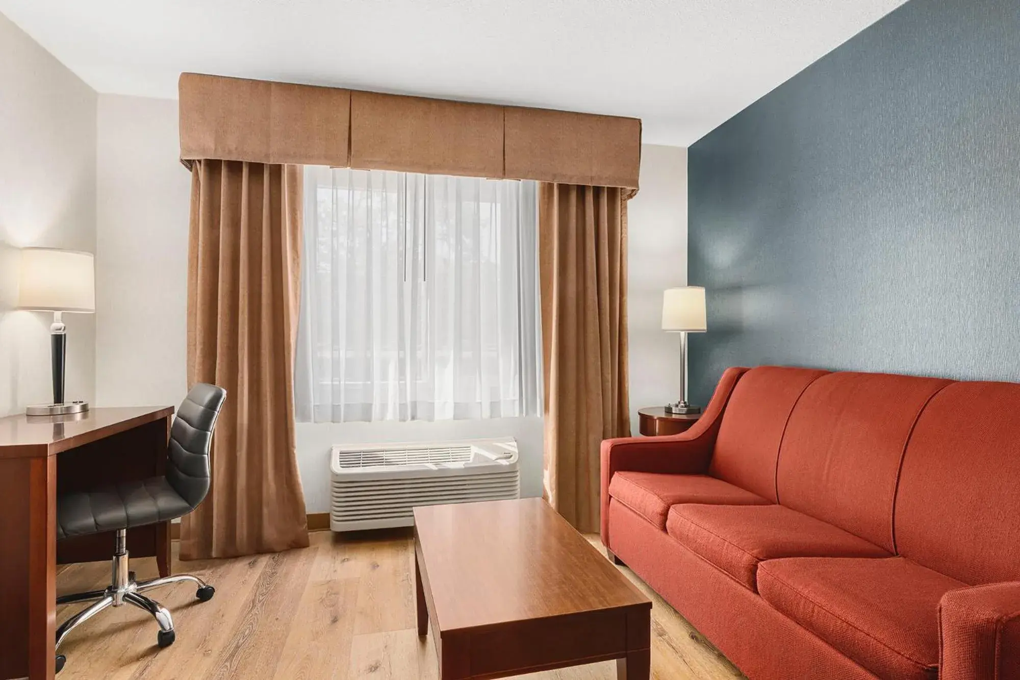 King Suite Upgrade - Accessible/Non-Smoking in Comfort Inn & Suites Vancouver Downtown City Center King Suite Upgrade - Accessible/Non-Smoking in Comfort Inn & Suites Vancouver Downtown City Center