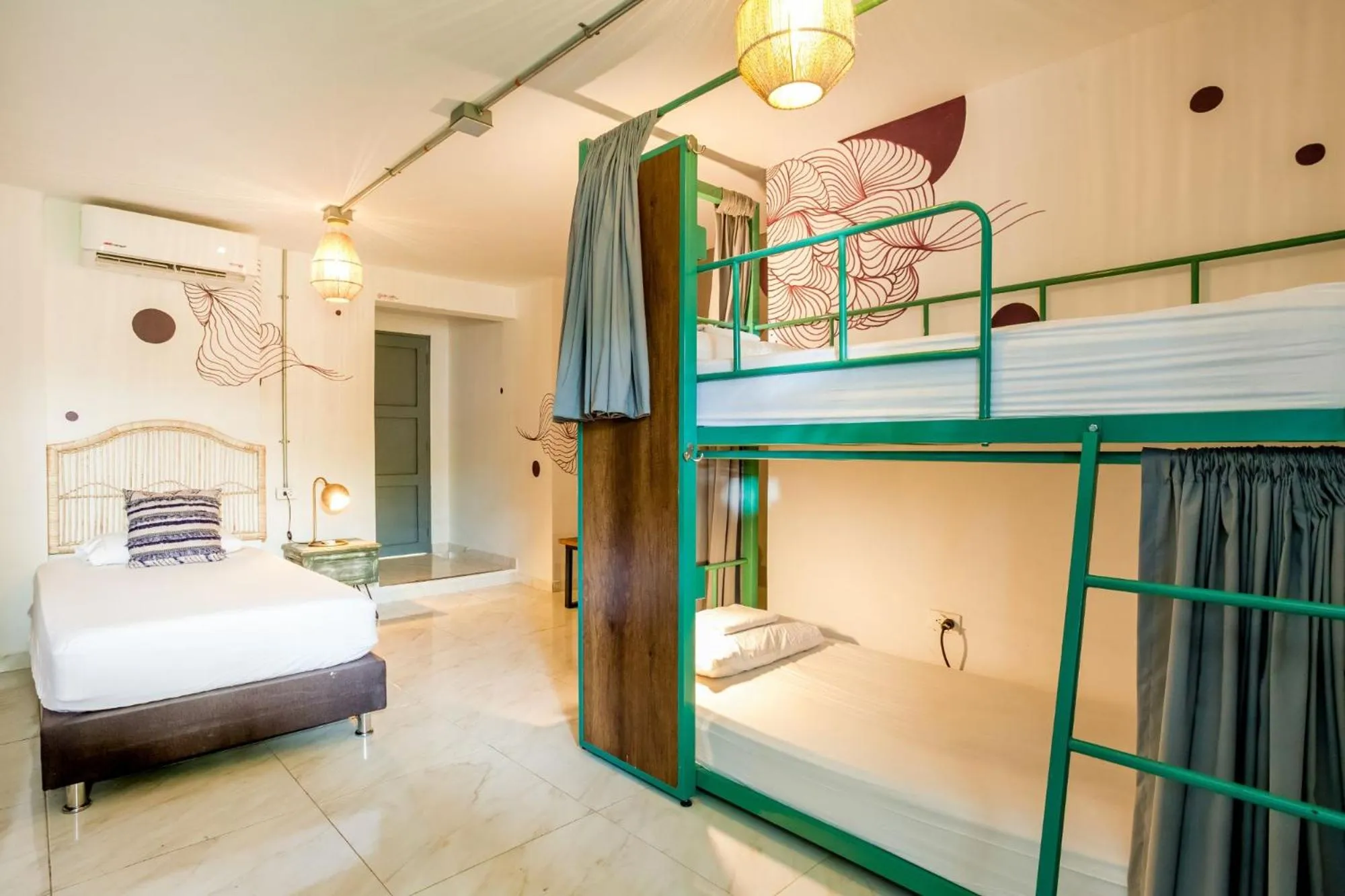 bunk bed, Bed in Kim