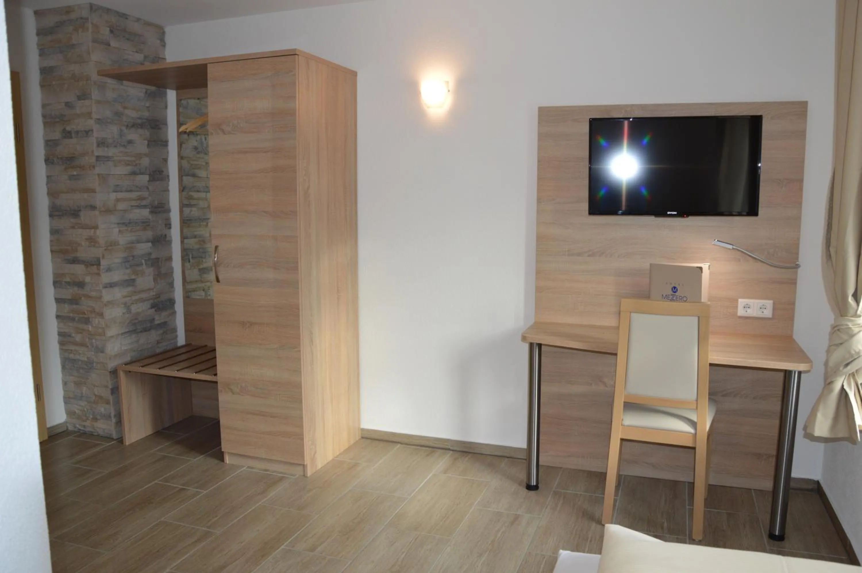 TV and multimedia in Hotel Mezzero