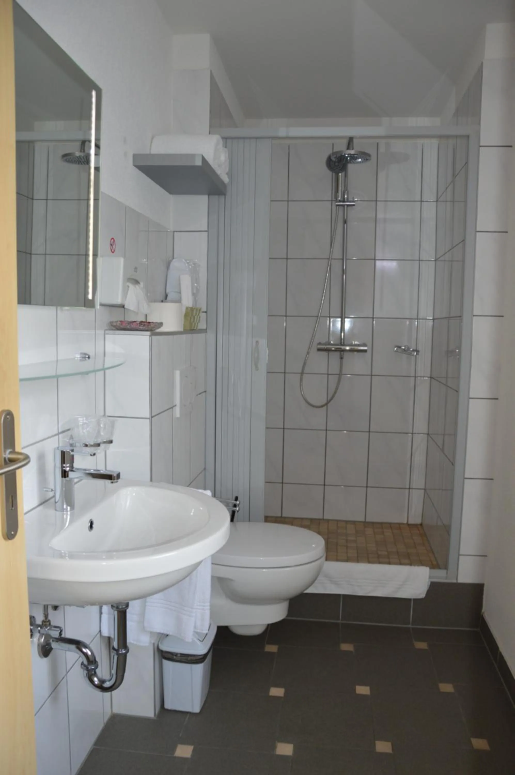 Shower in Hotel Mezzero