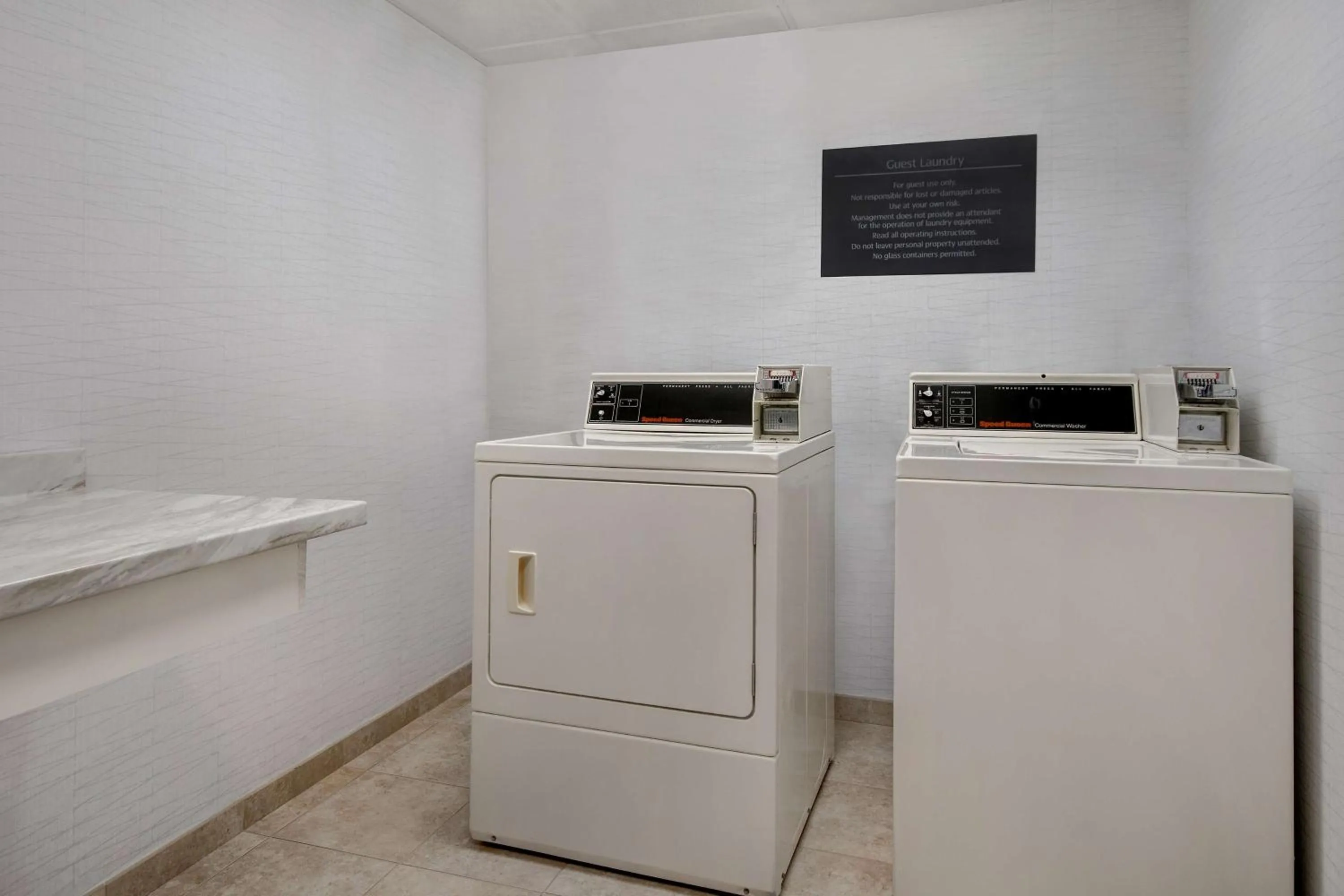 Property building in Spark By Hilton Rochester University Area