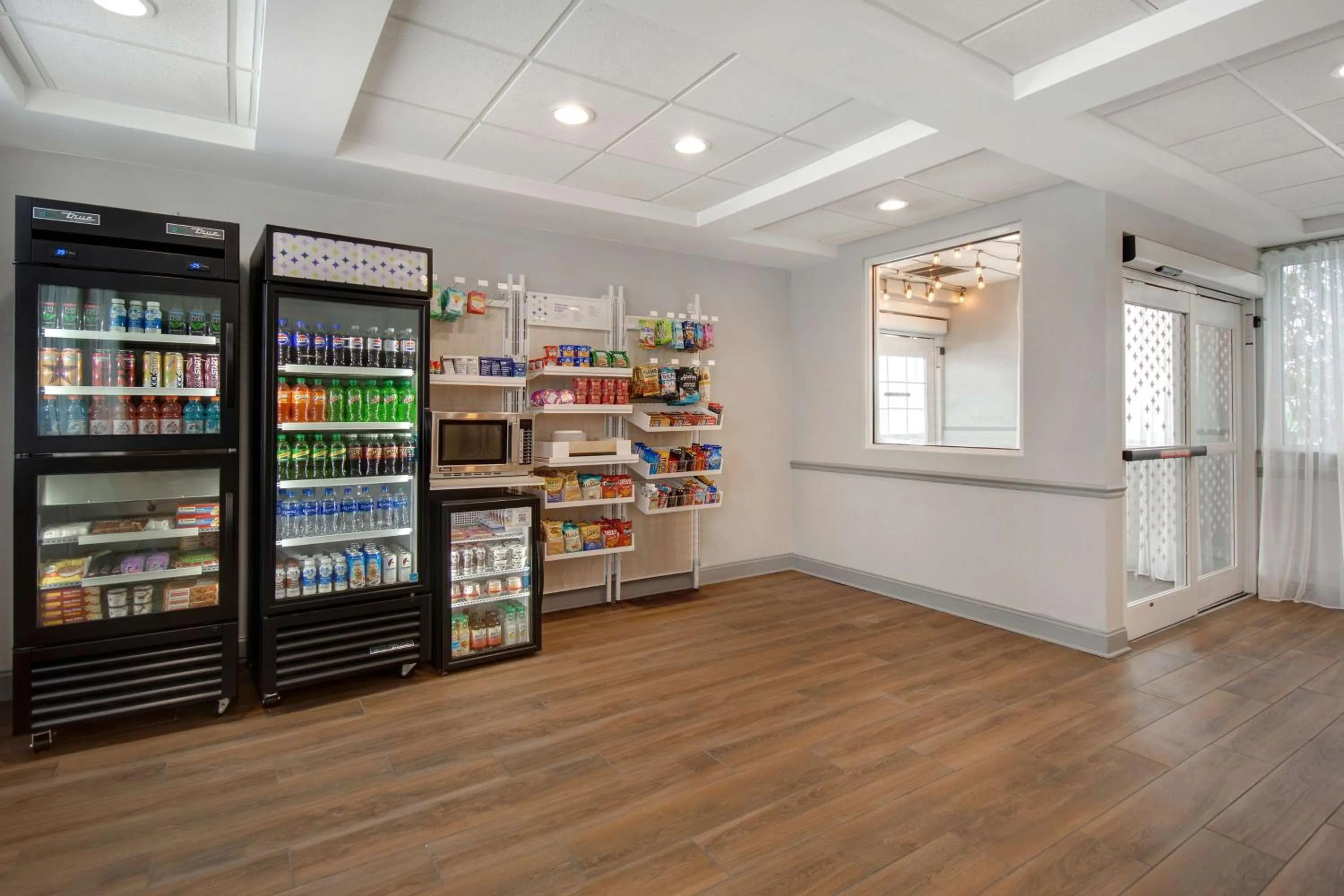 Restaurant/places to eat in Spark By Hilton Rochester University Area