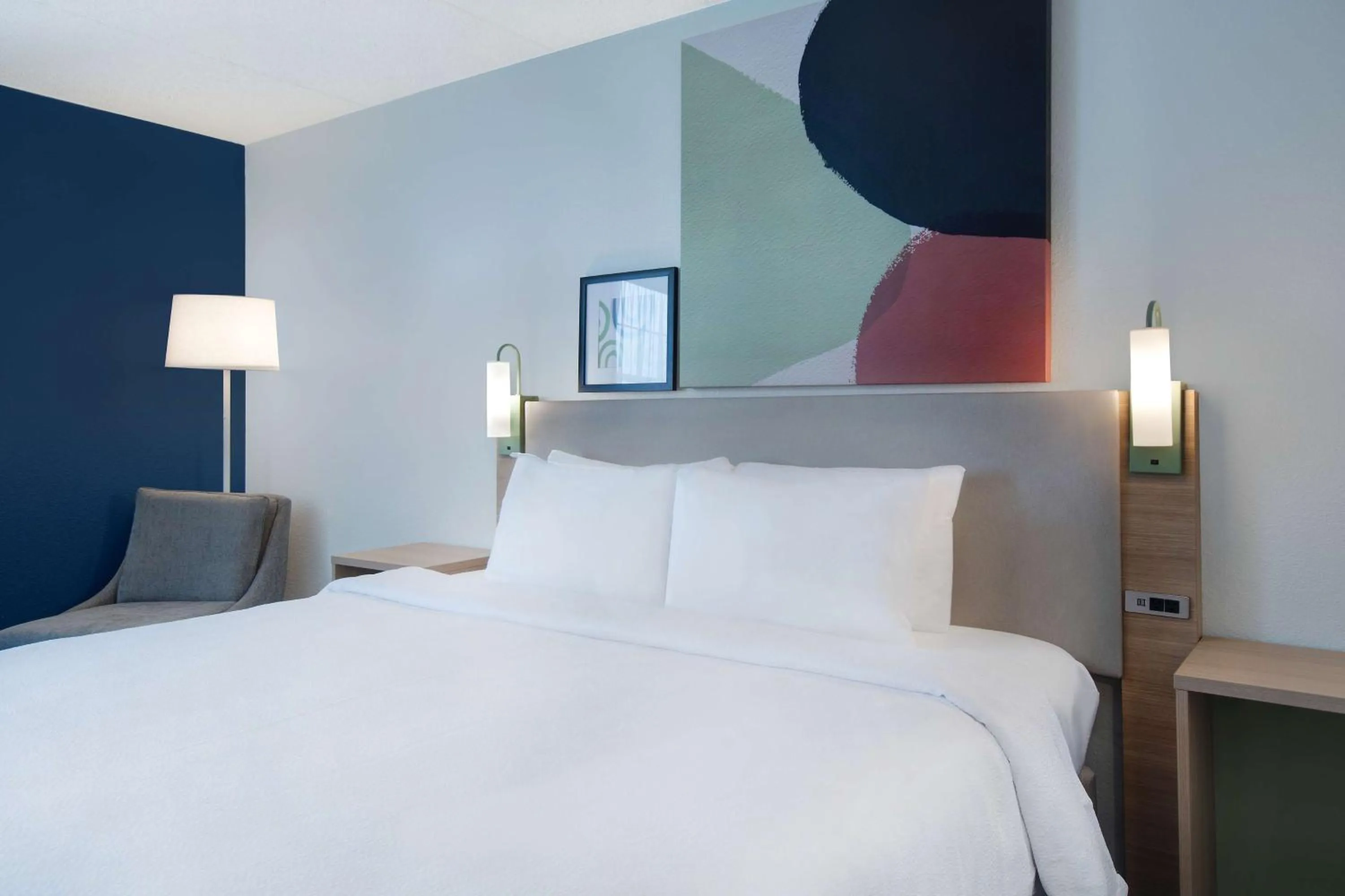 Bed in Spark By Hilton Rochester University Area