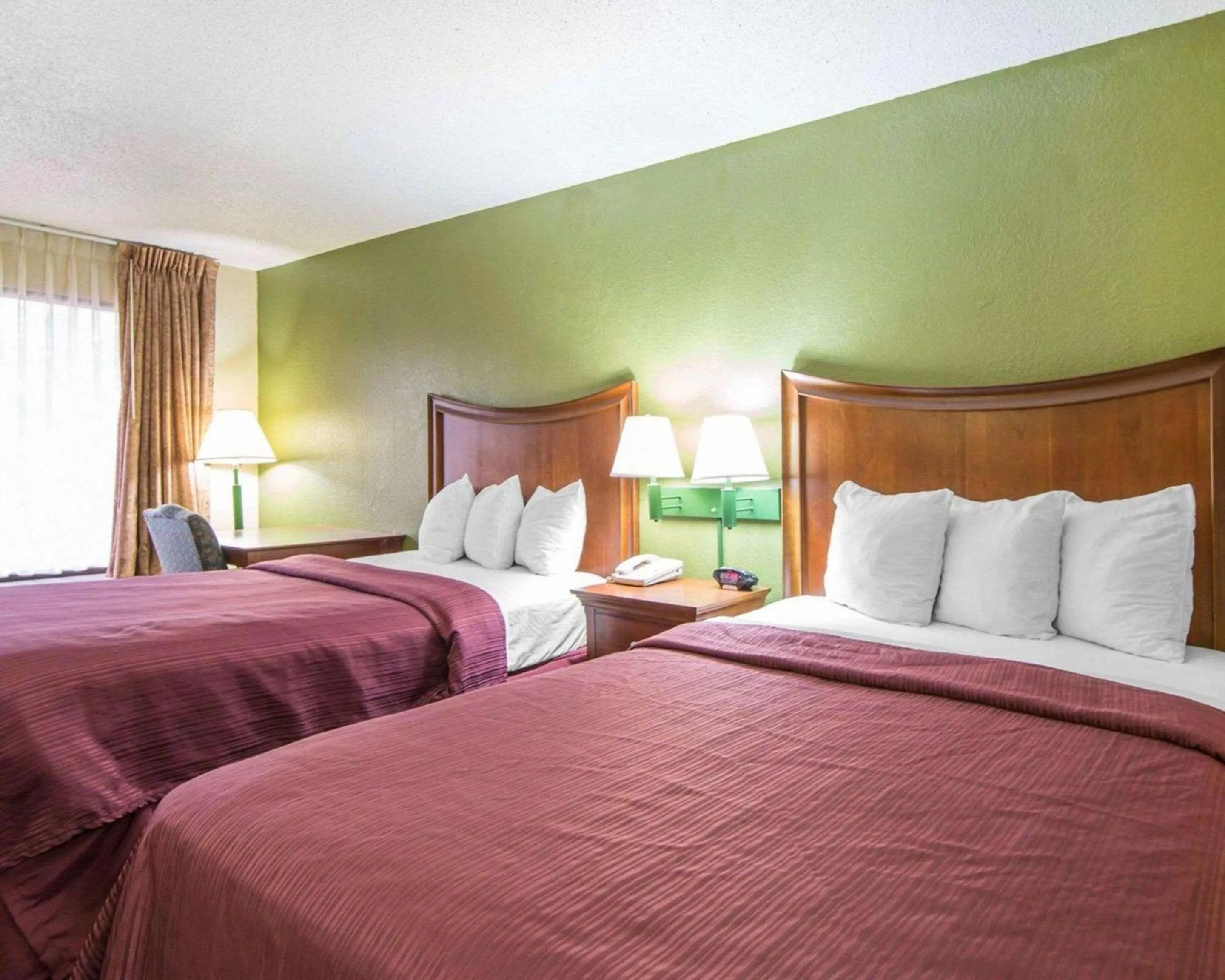 Photo of the whole room, Bed in Quality Inn Merchants Drive