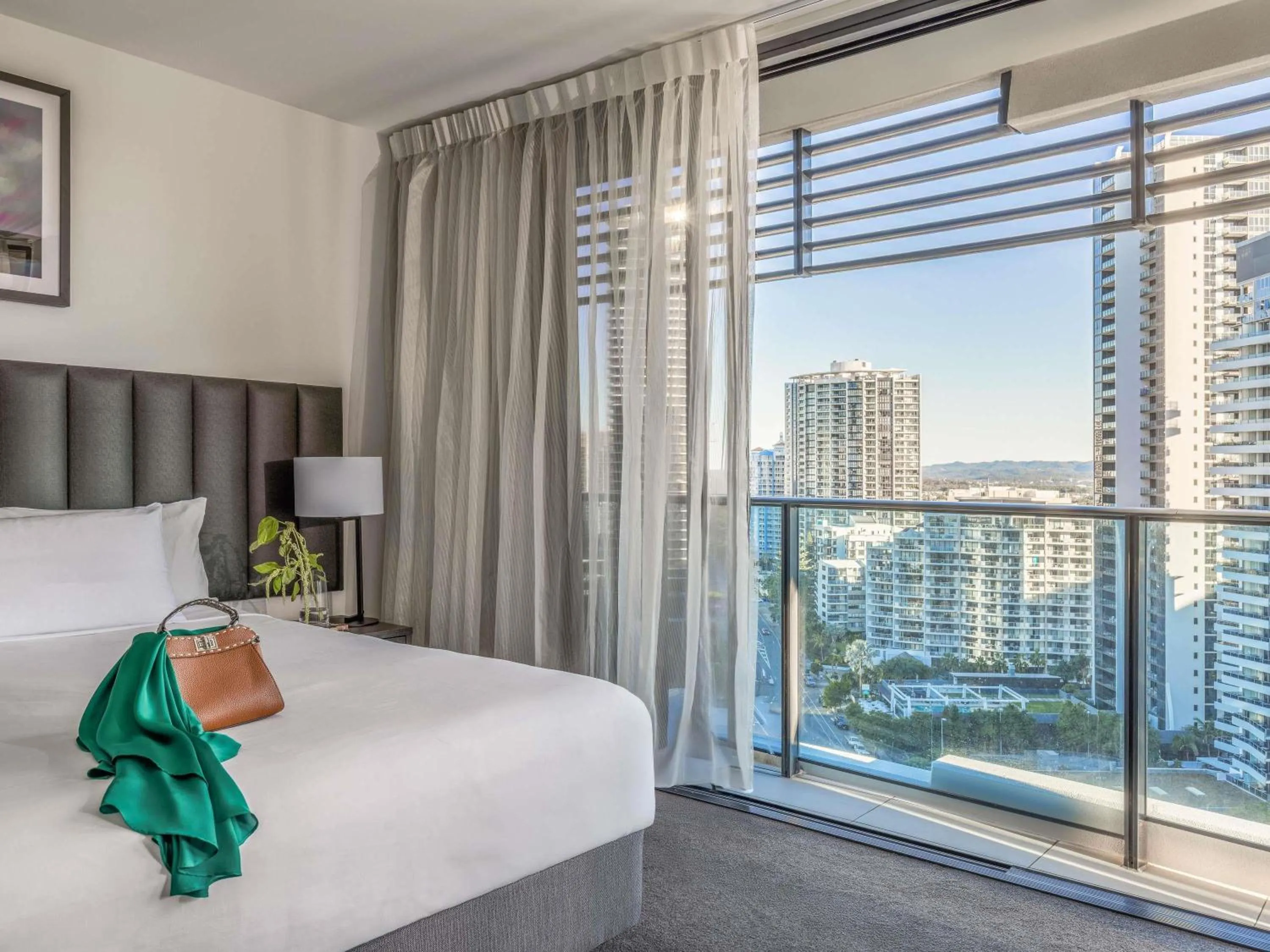 Bedroom, Bed in Peppers Broadbeach