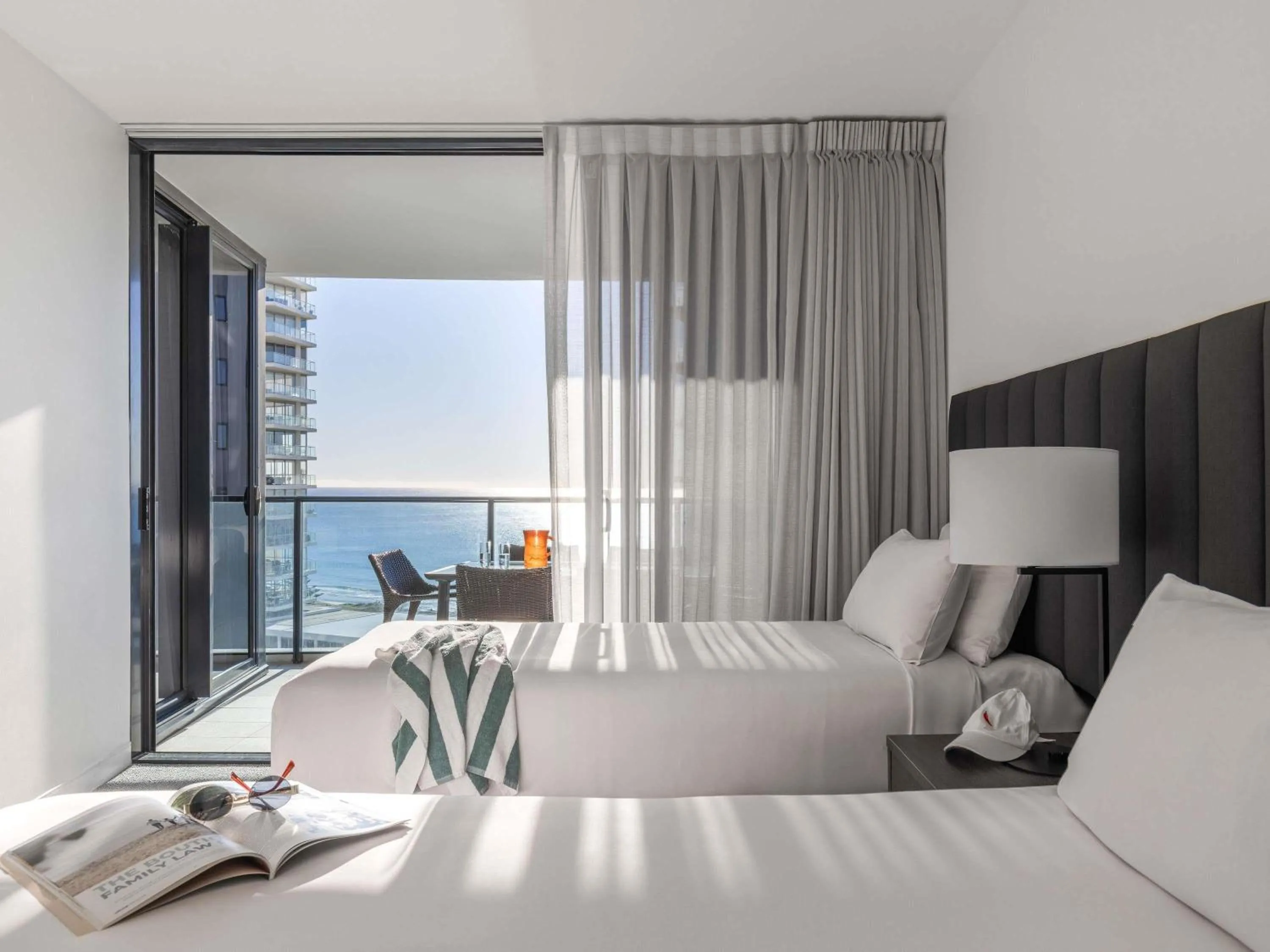 Bedroom, Bed in Peppers Broadbeach
