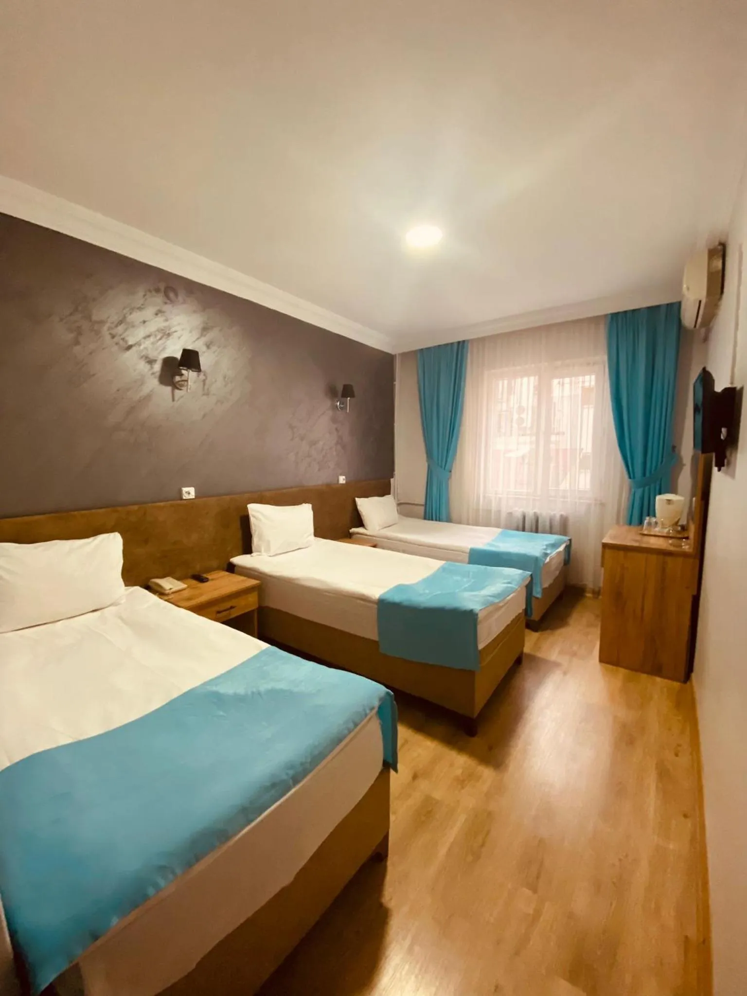 Photo of the whole room, Bed in Malkoç Hotel