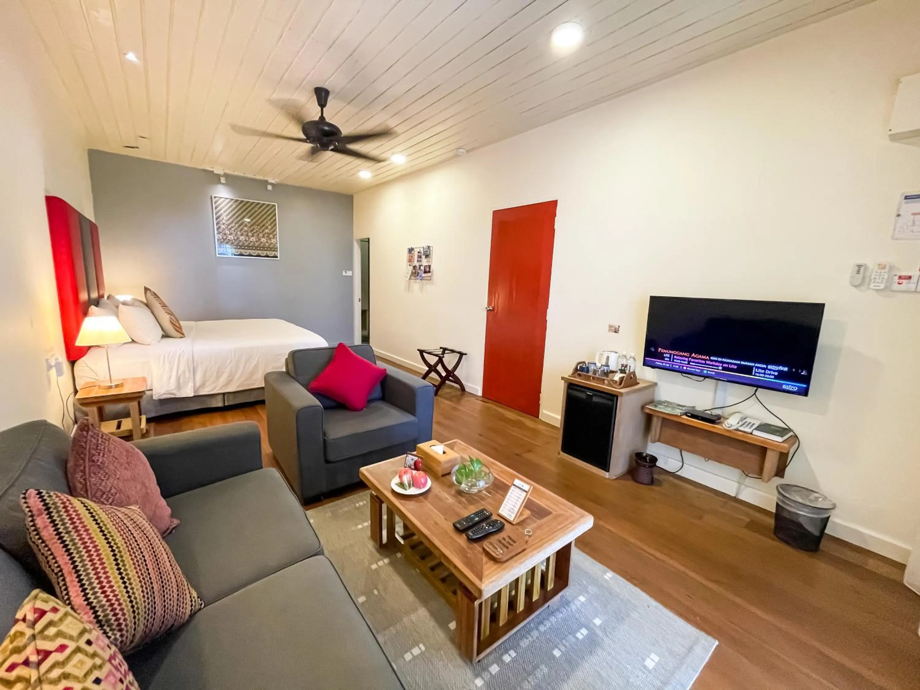 Bed in Sutera Sanctuary Lodges At Manukan Island