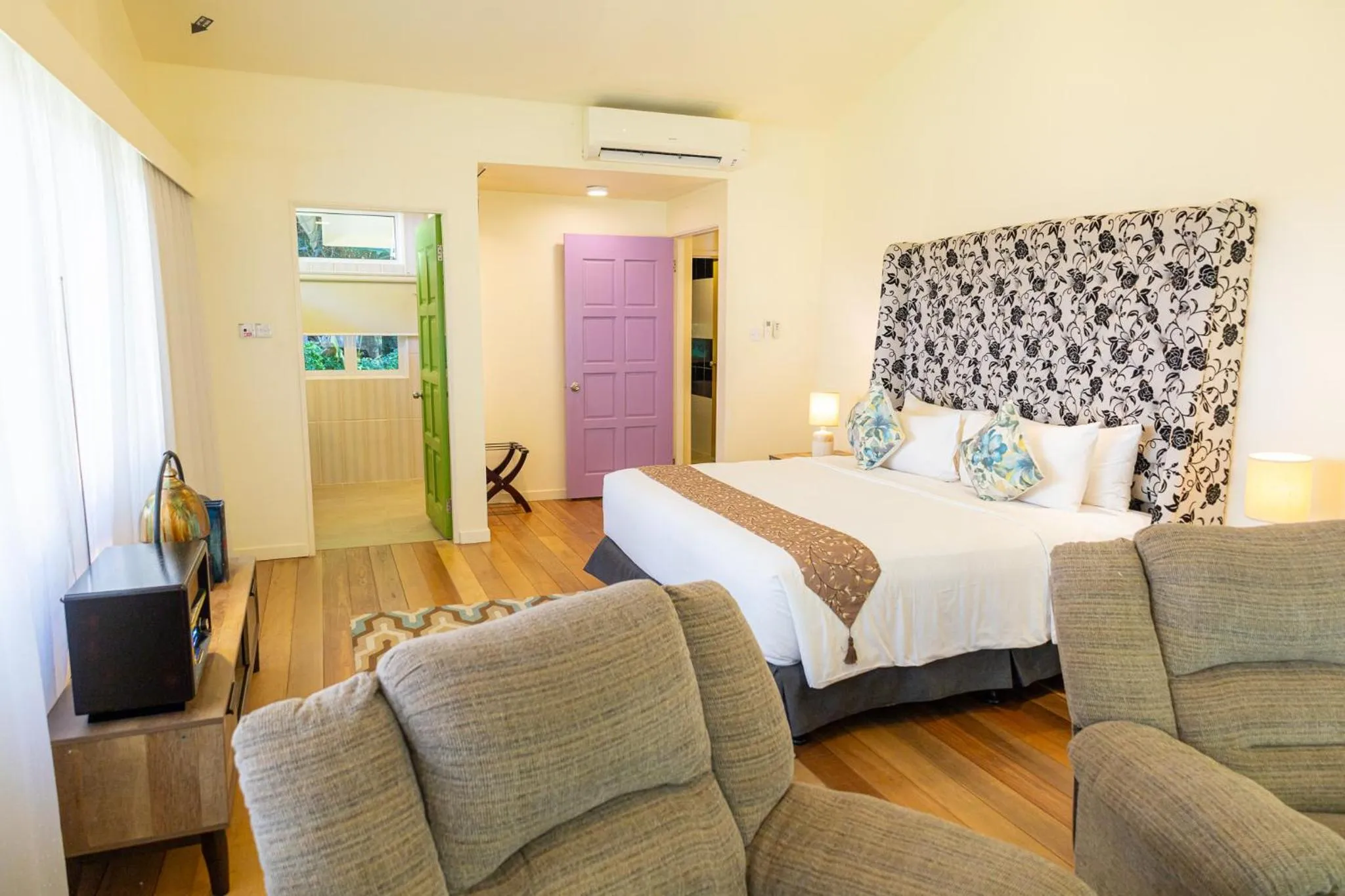 Bed in Sutera Sanctuary Lodges At Manukan Island