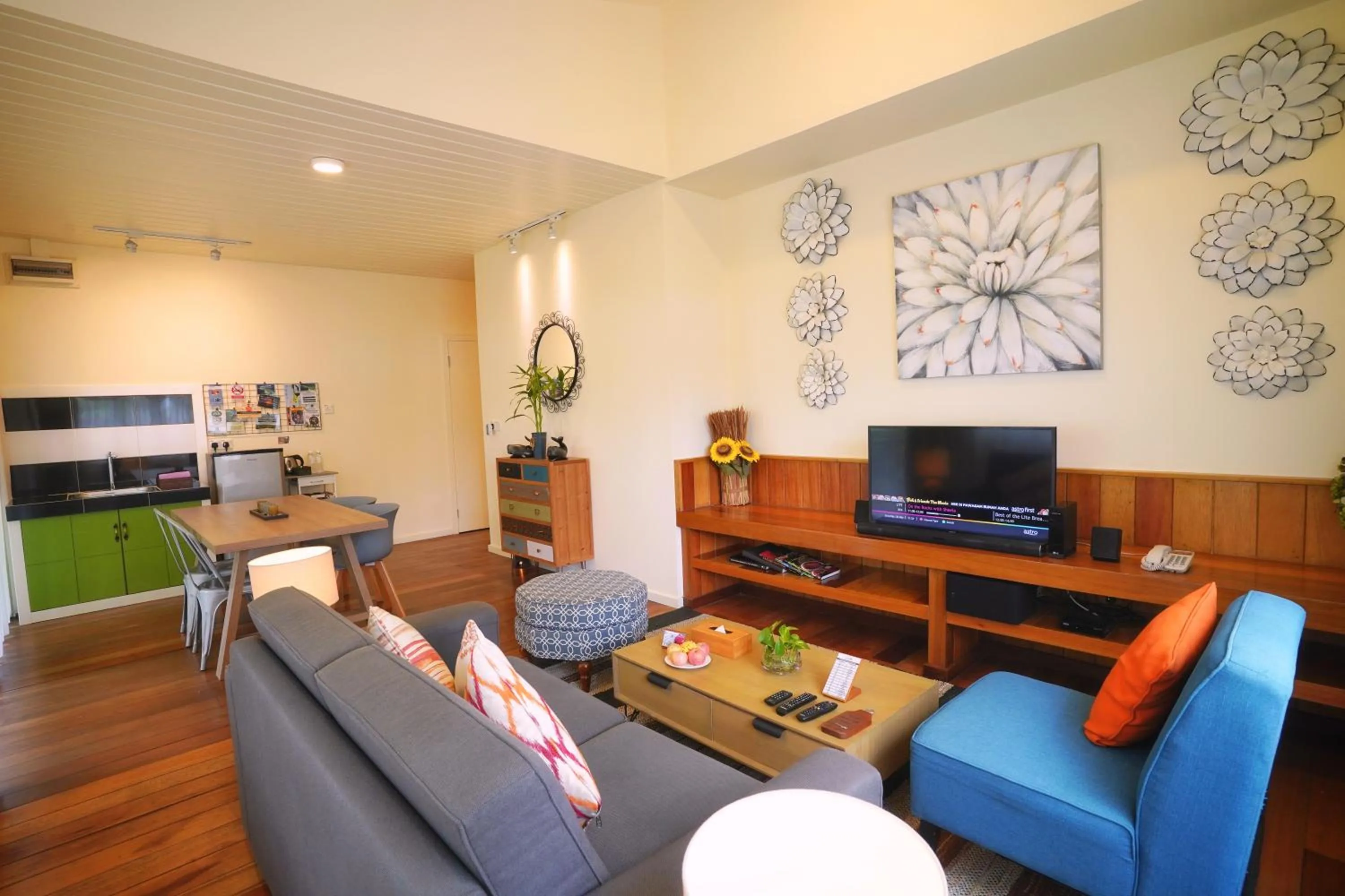 Living room in Sutera Sanctuary Lodges At Manukan Island