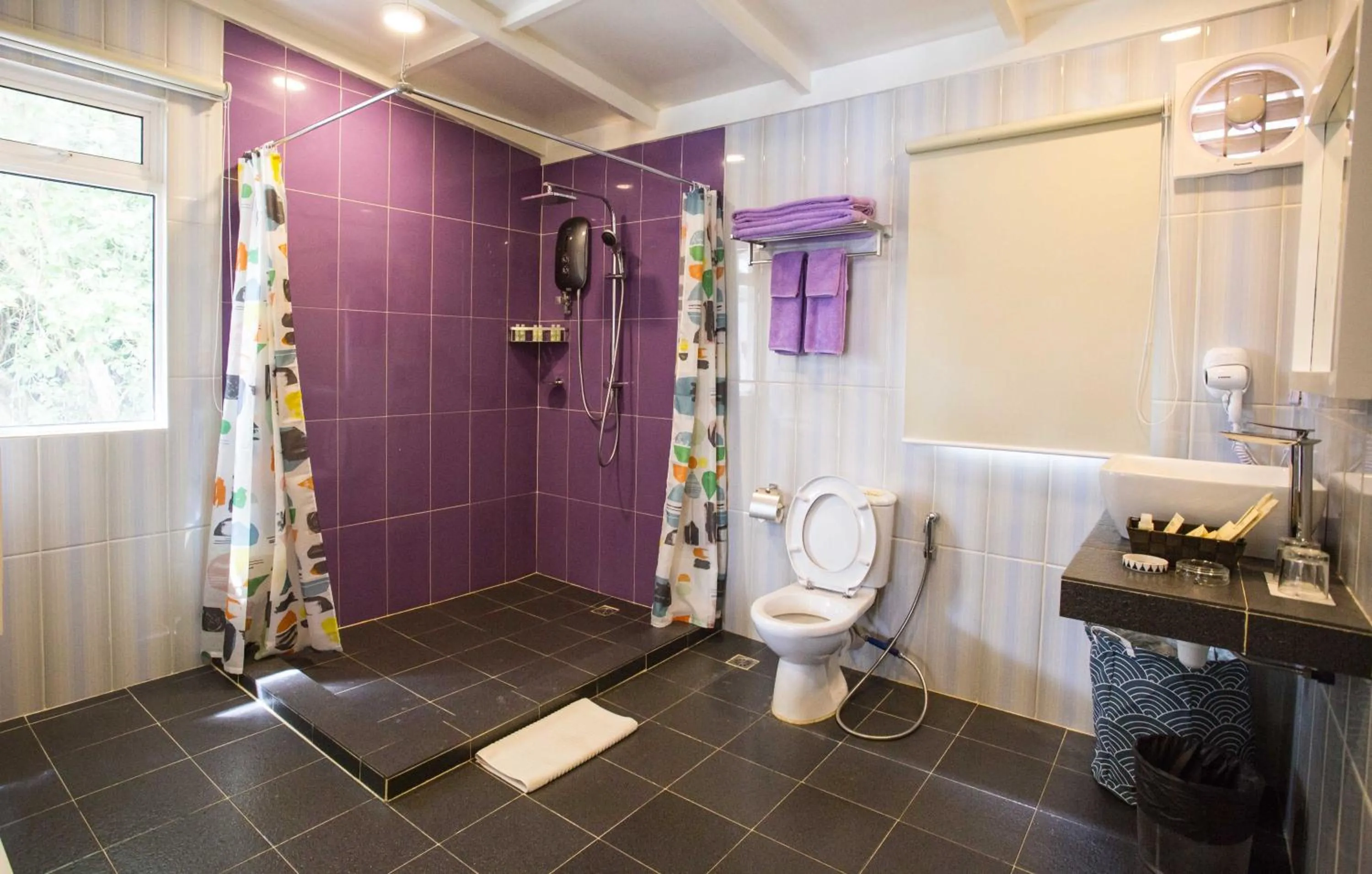 Shower in Sutera Sanctuary Lodges At Manukan Island