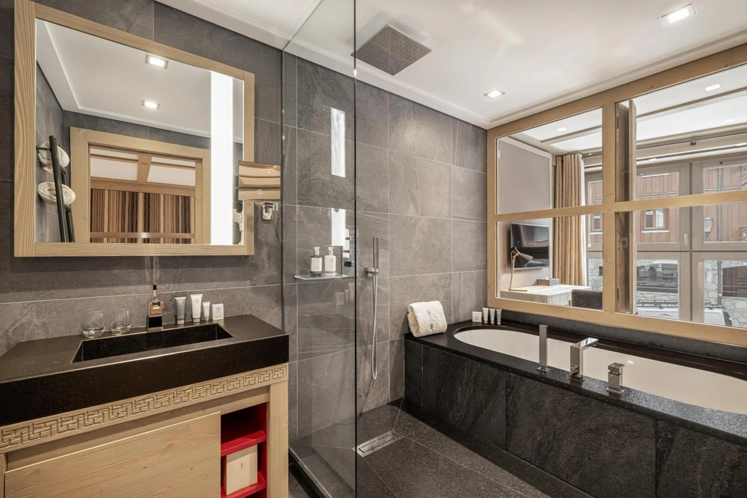 Shower in Le K2 Djola