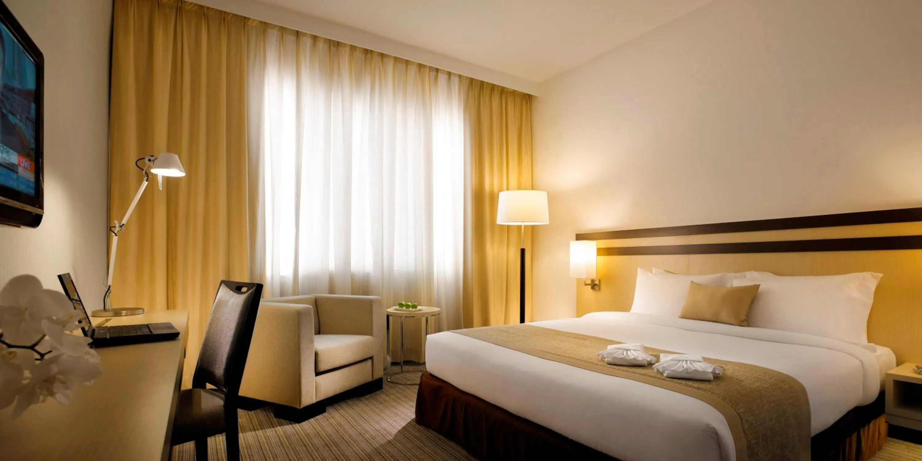 Bedroom, Bed in Premiere Hotel - Complimentary Shuttle to Klang Wholesale Market