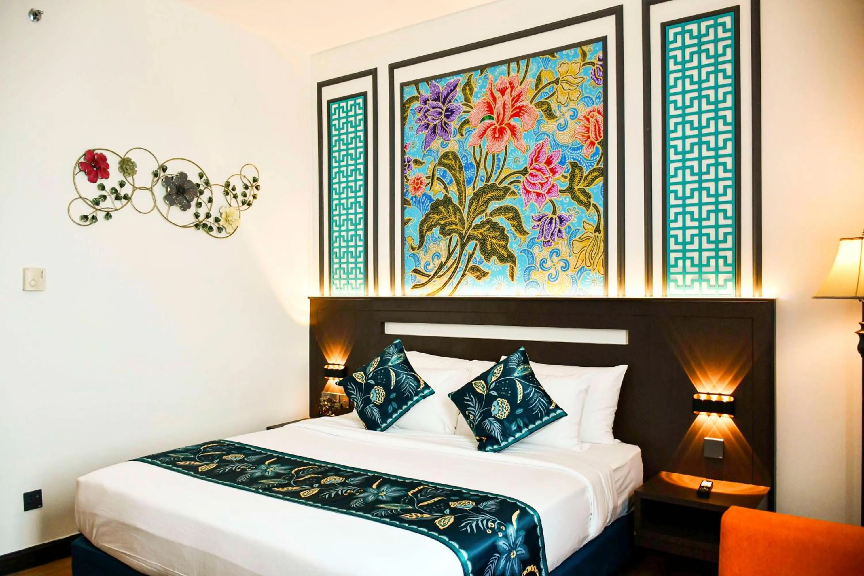 Bed in Premiere Hotel - Complimentary Shuttle to Klang Wholesale Market