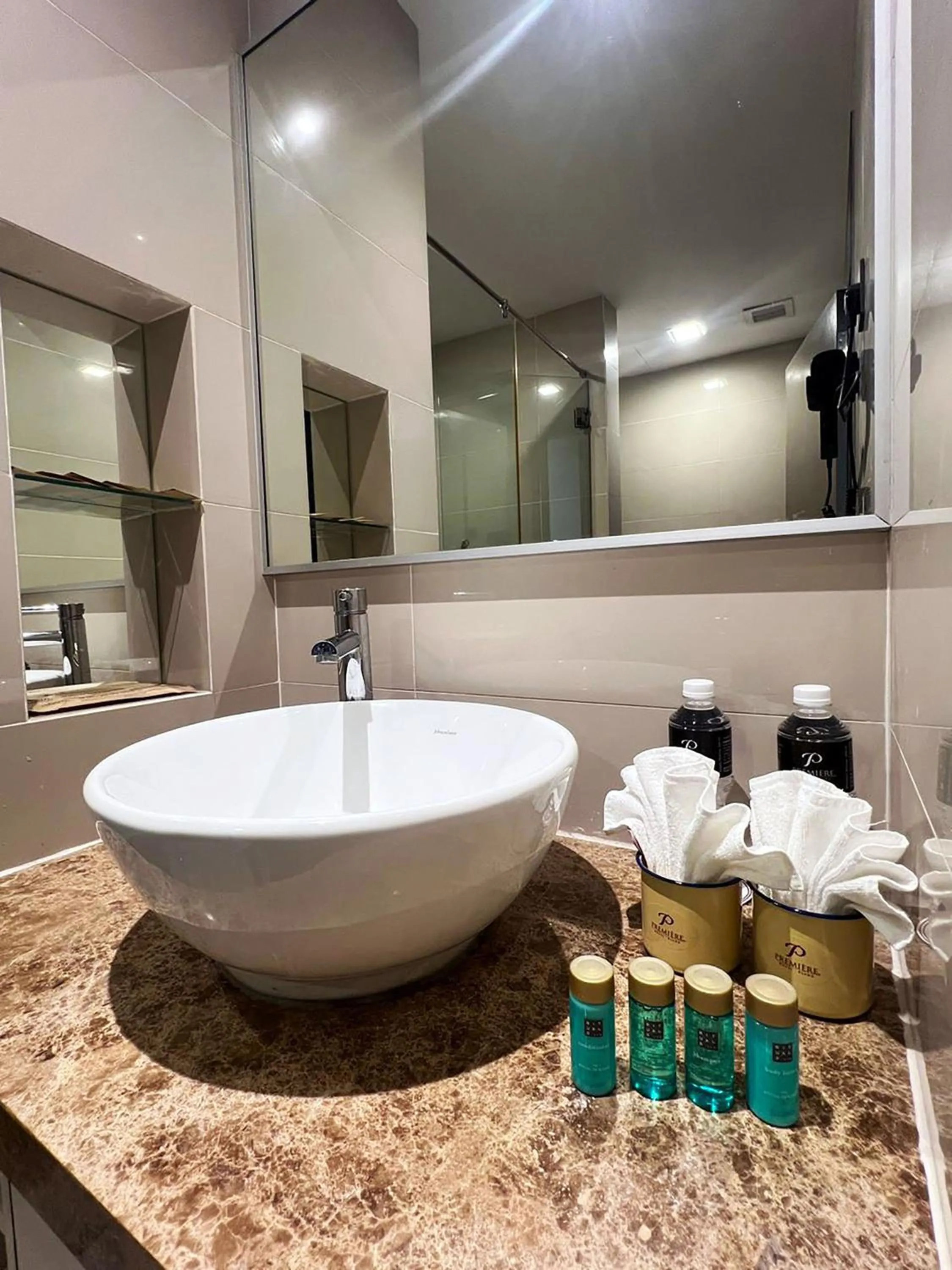 Premiere Hotel - Complimentary Shuttle to Klang Wholesale Market