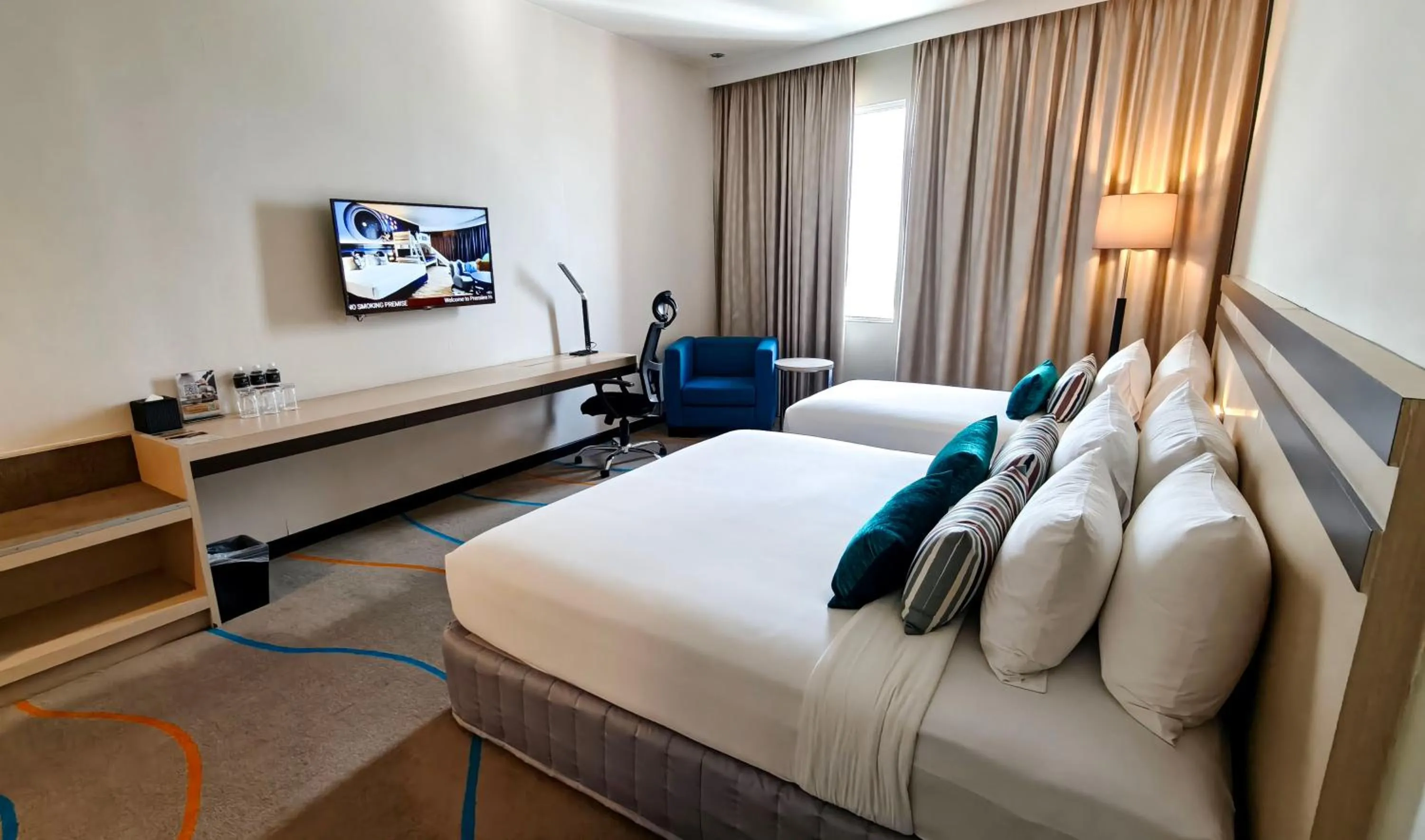 Bed in Premiere Hotel - Complimentary Shuttle to Klang Wholesale Market