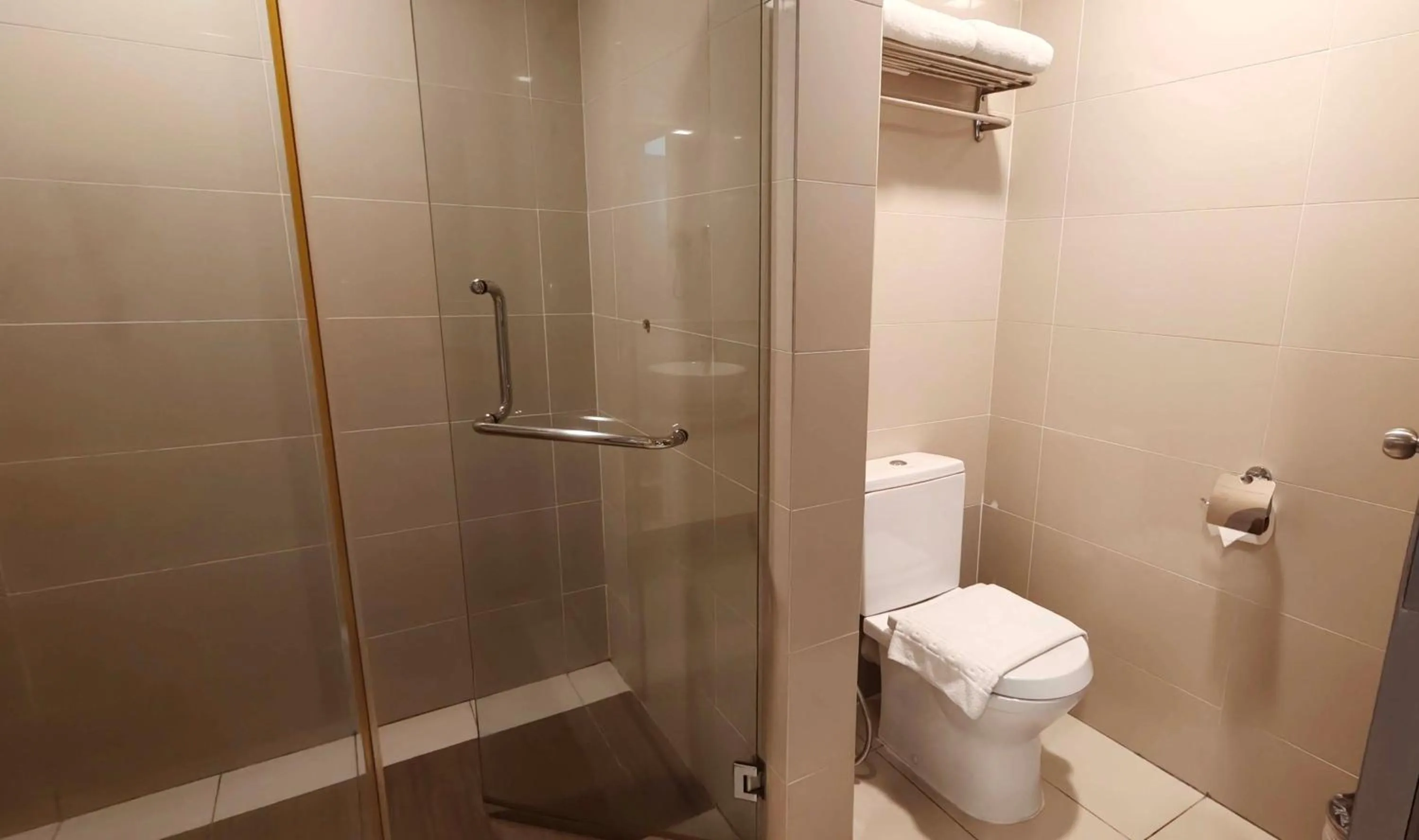 Premiere Hotel - Complimentary Shuttle to Klang Wholesale Market