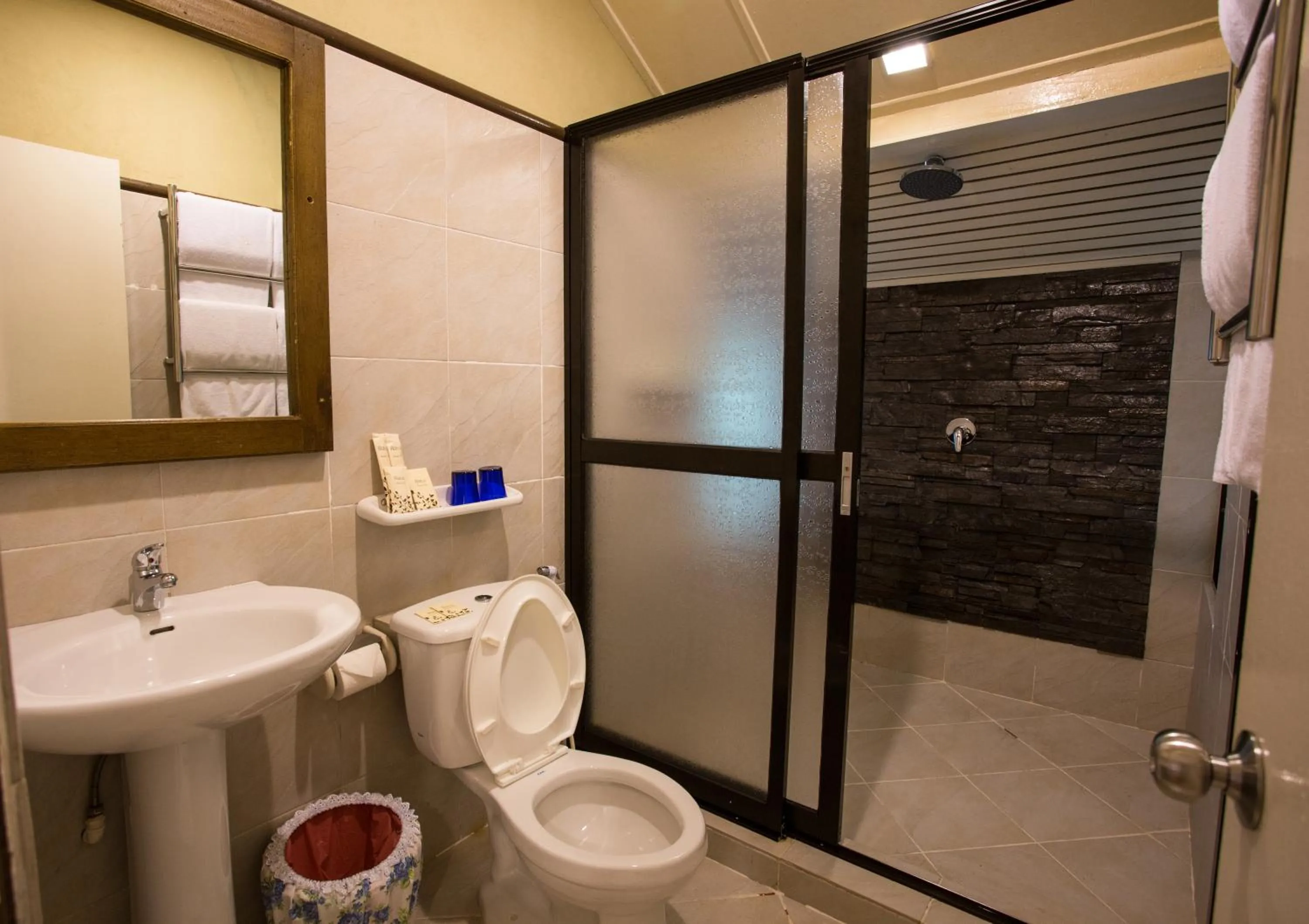 Bathroom in Sutera Sanctuary Lodges At Kinabalu Park