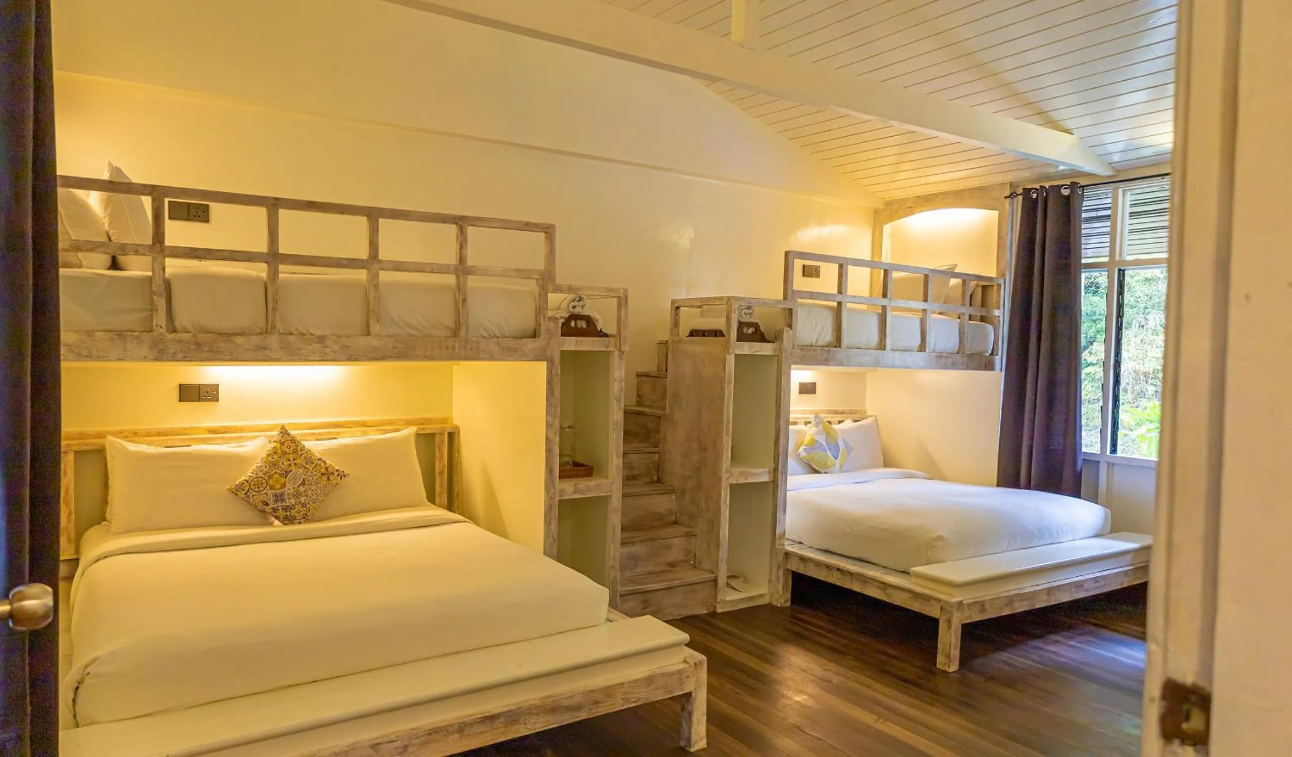 Photo of the whole room, Bed in Sutera Sanctuary Lodges At Kinabalu Park