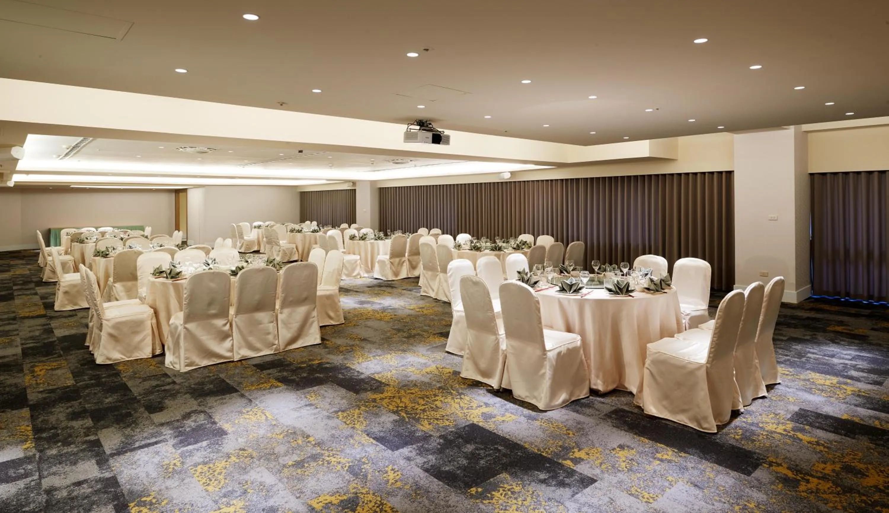 Restaurant/places to eat in Howard Lake Resort Shihmen Dam