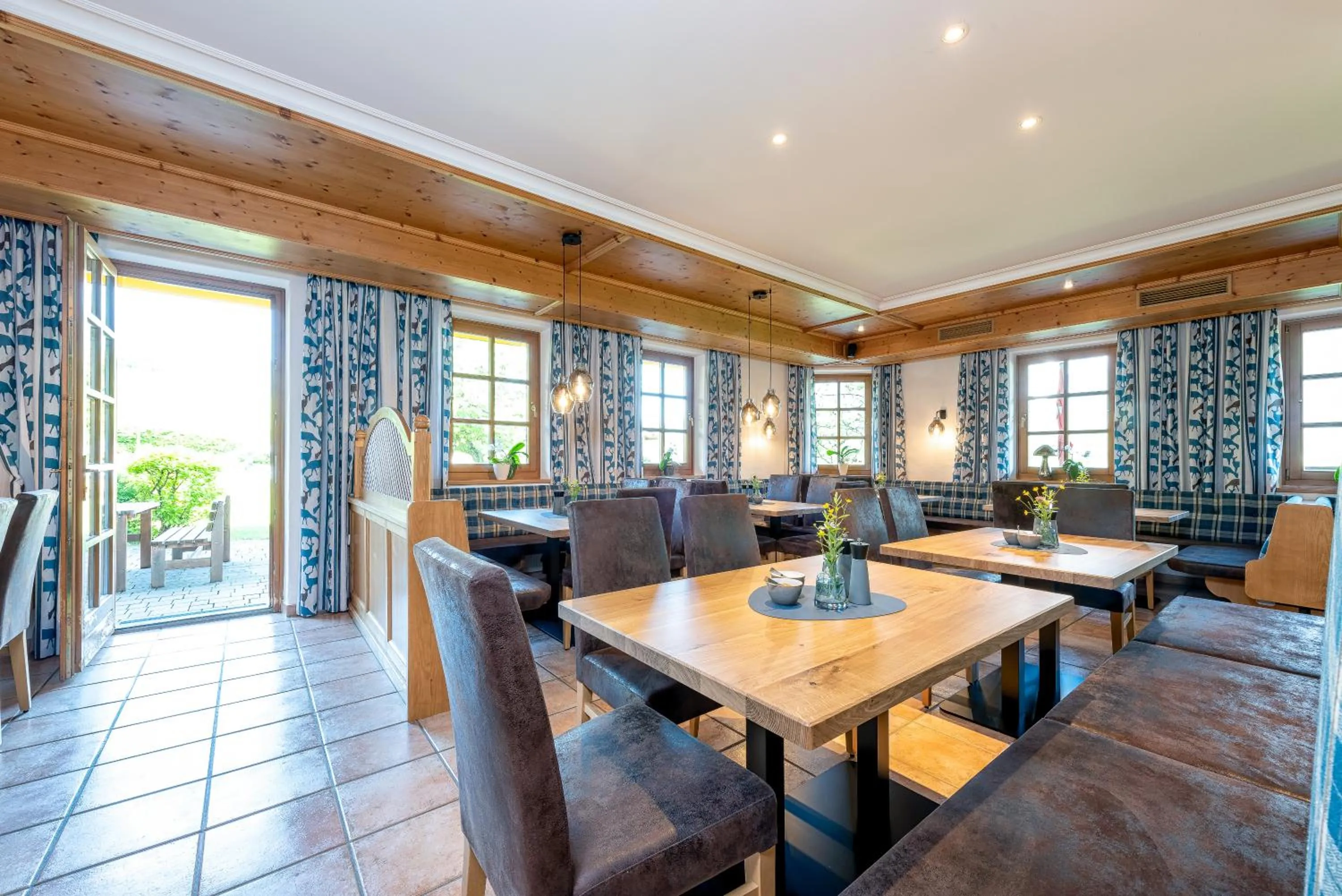 Restaurant/places to eat in Das Stoaberg