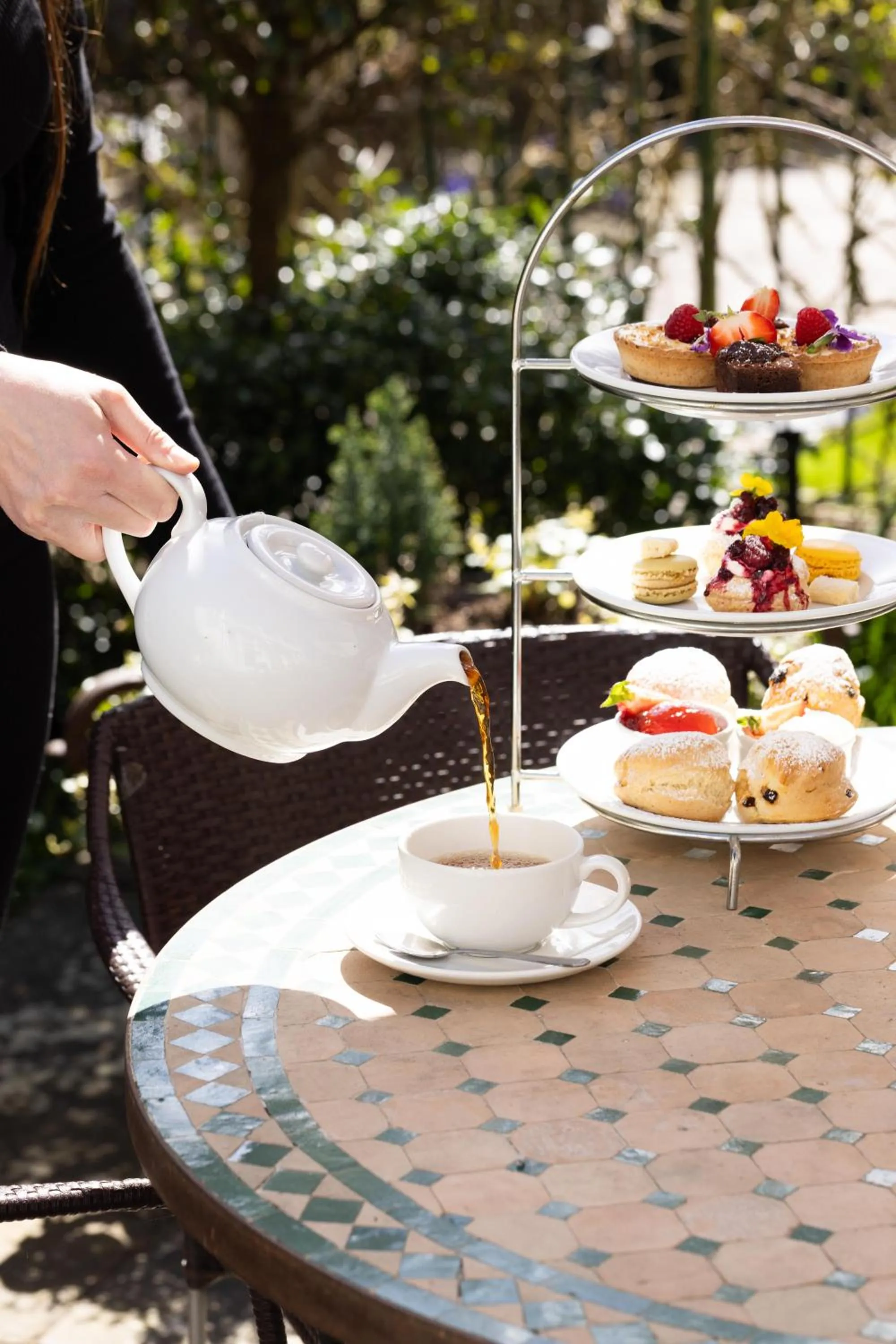 Restaurant/places to eat in Wingrove House