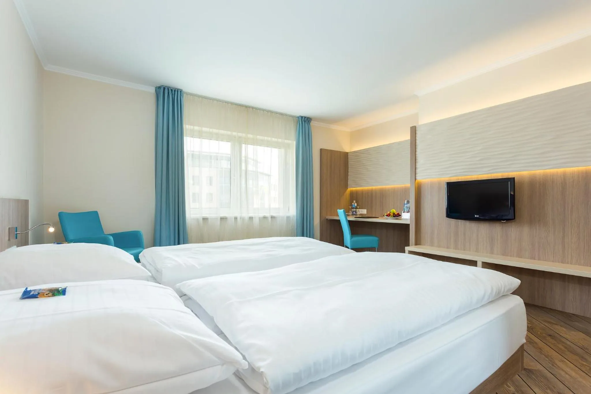 Bedroom, Bed in Hotel IV Jahreszeiten Lübeck