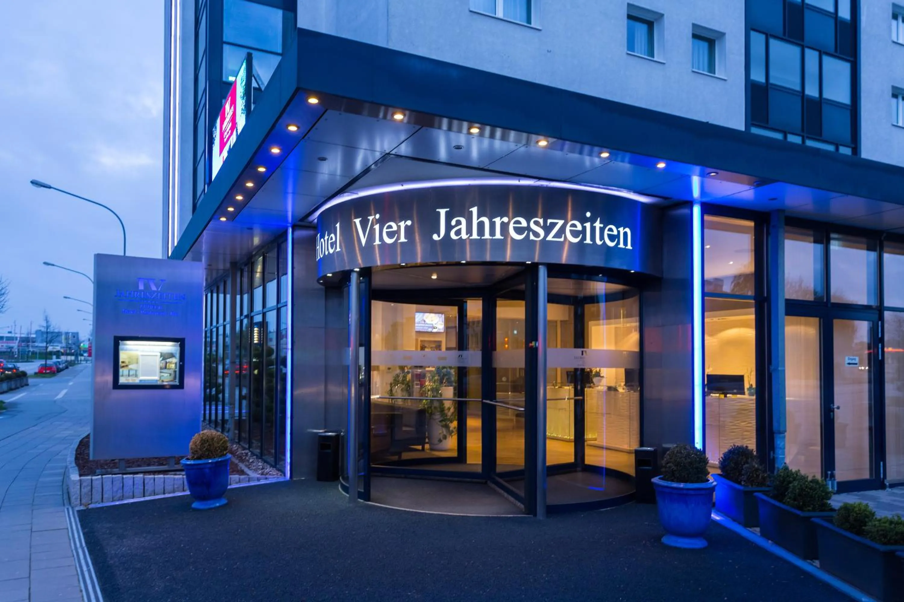Facade/entrance in Hotel IV Jahreszeiten Lübeck