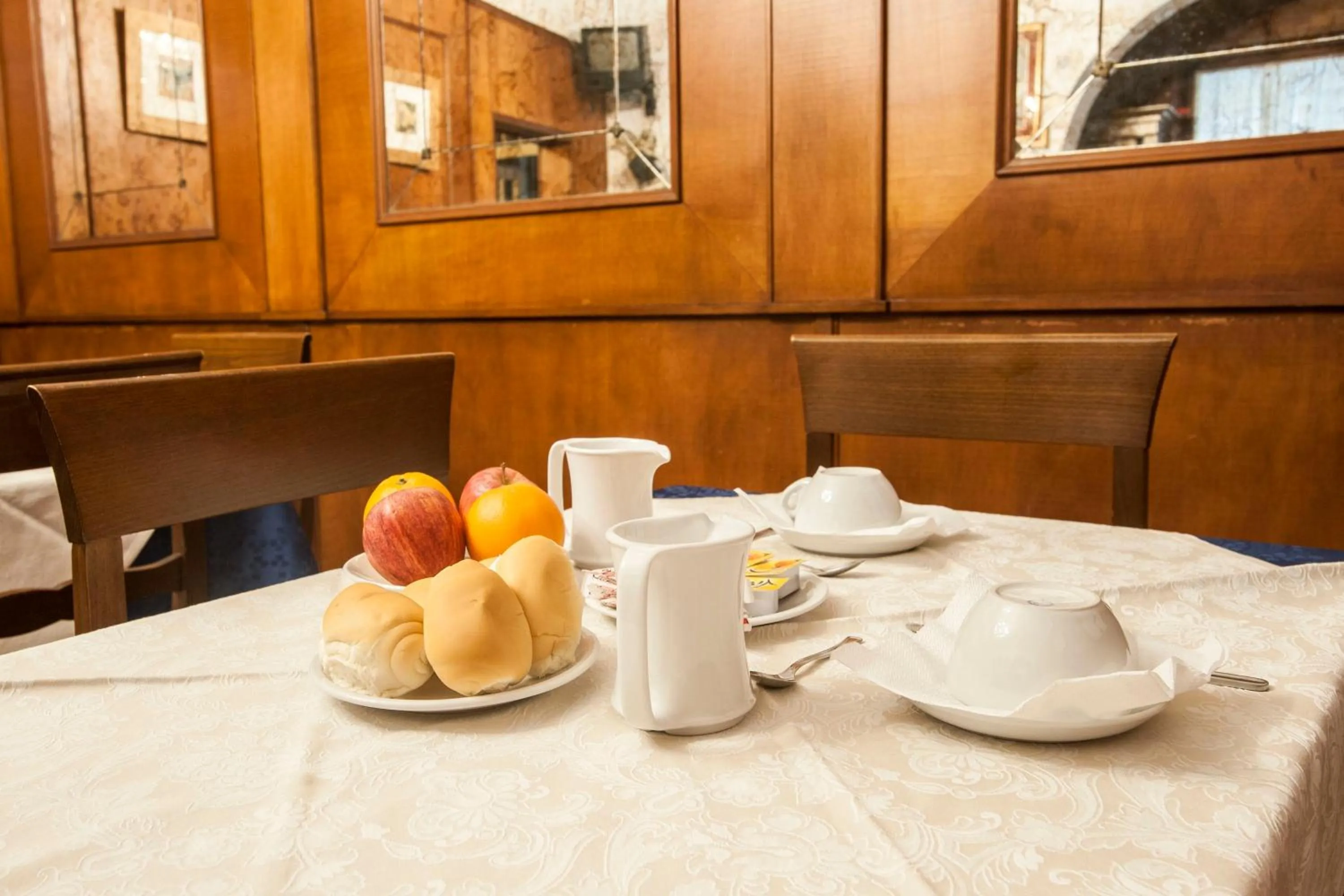 Breakfast in Hotel Locanda Ca' Foscari