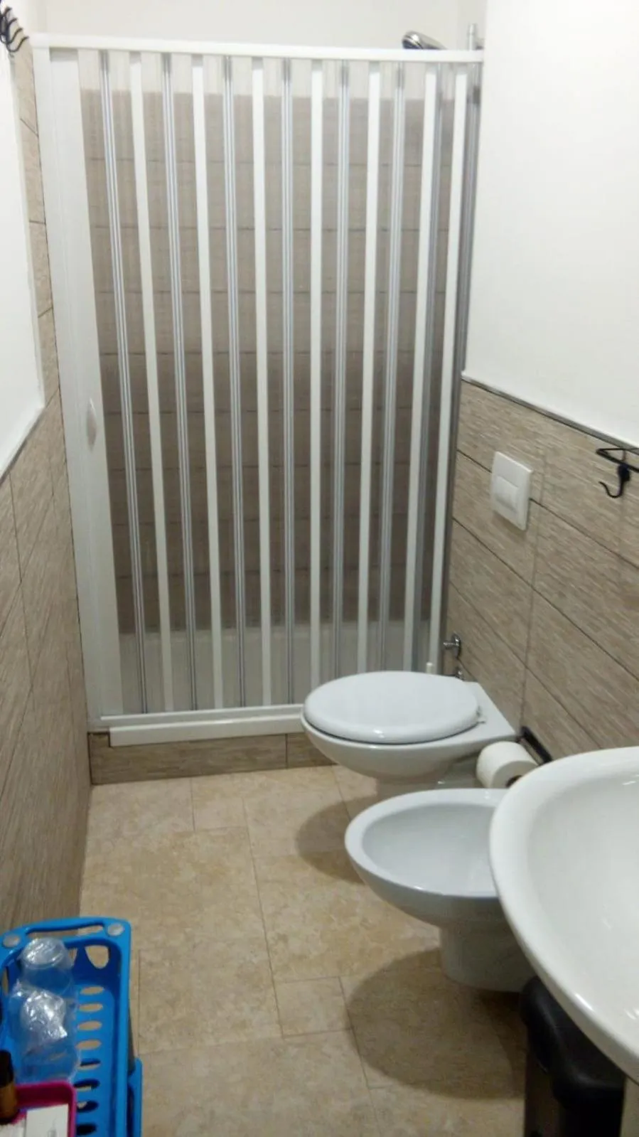 Photo of the whole room in Sister's love