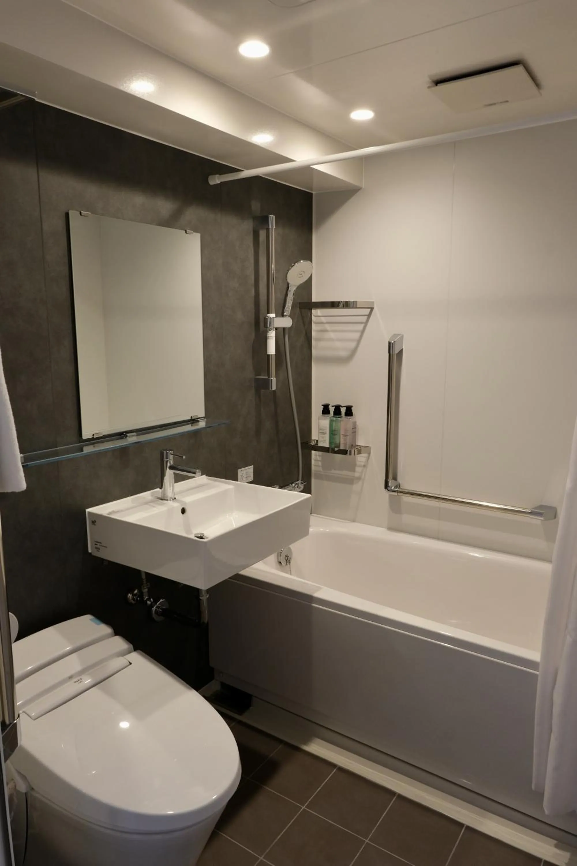 Toilet in Belmont Hotel