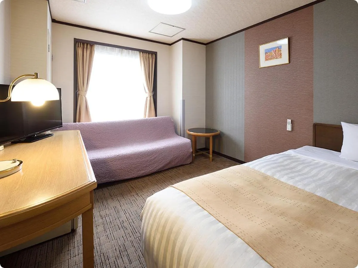 Photo of the whole room, Bed in Belmont Hotel