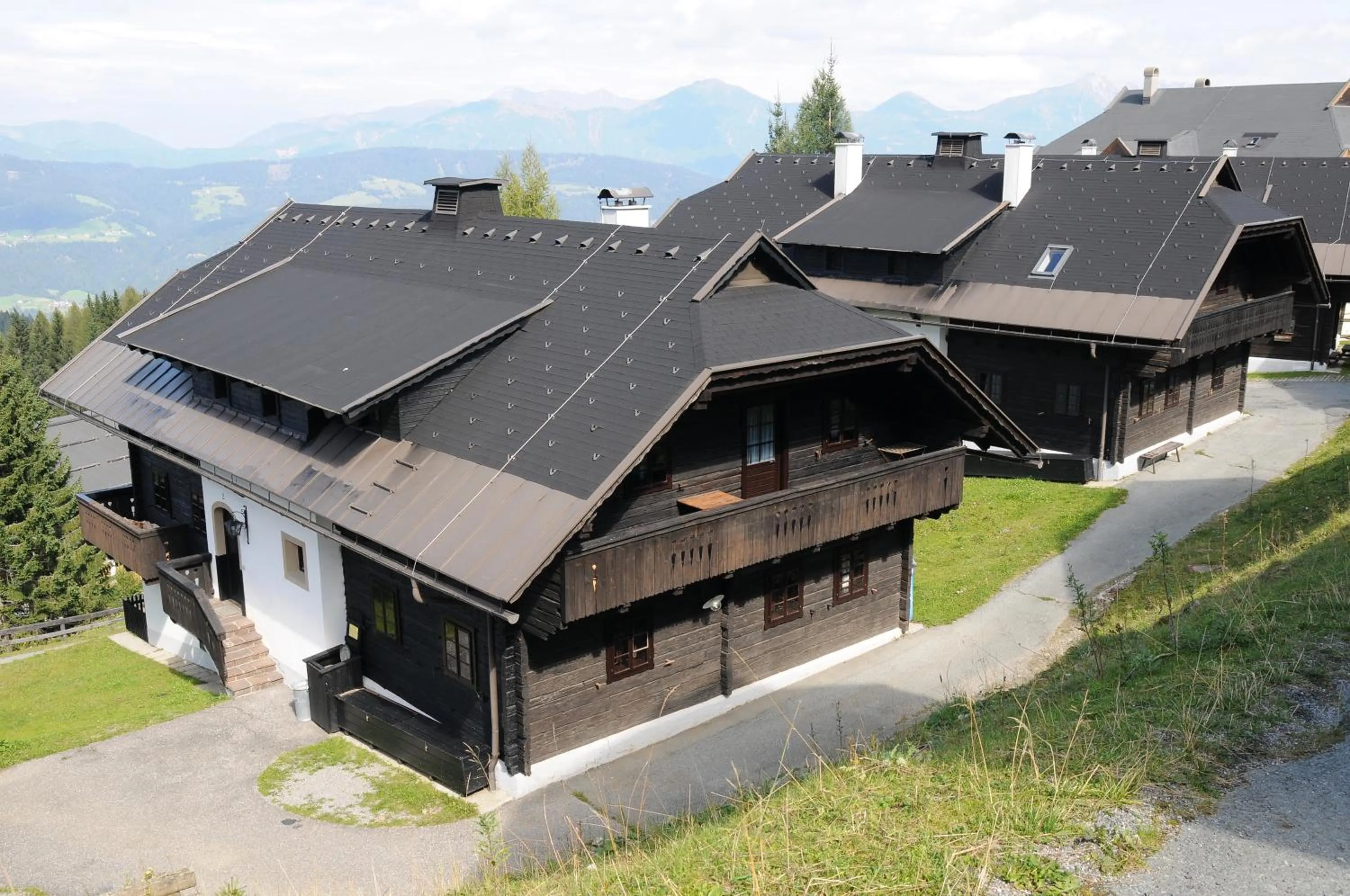 Facade/entrance in Alpenhäuser Marcius