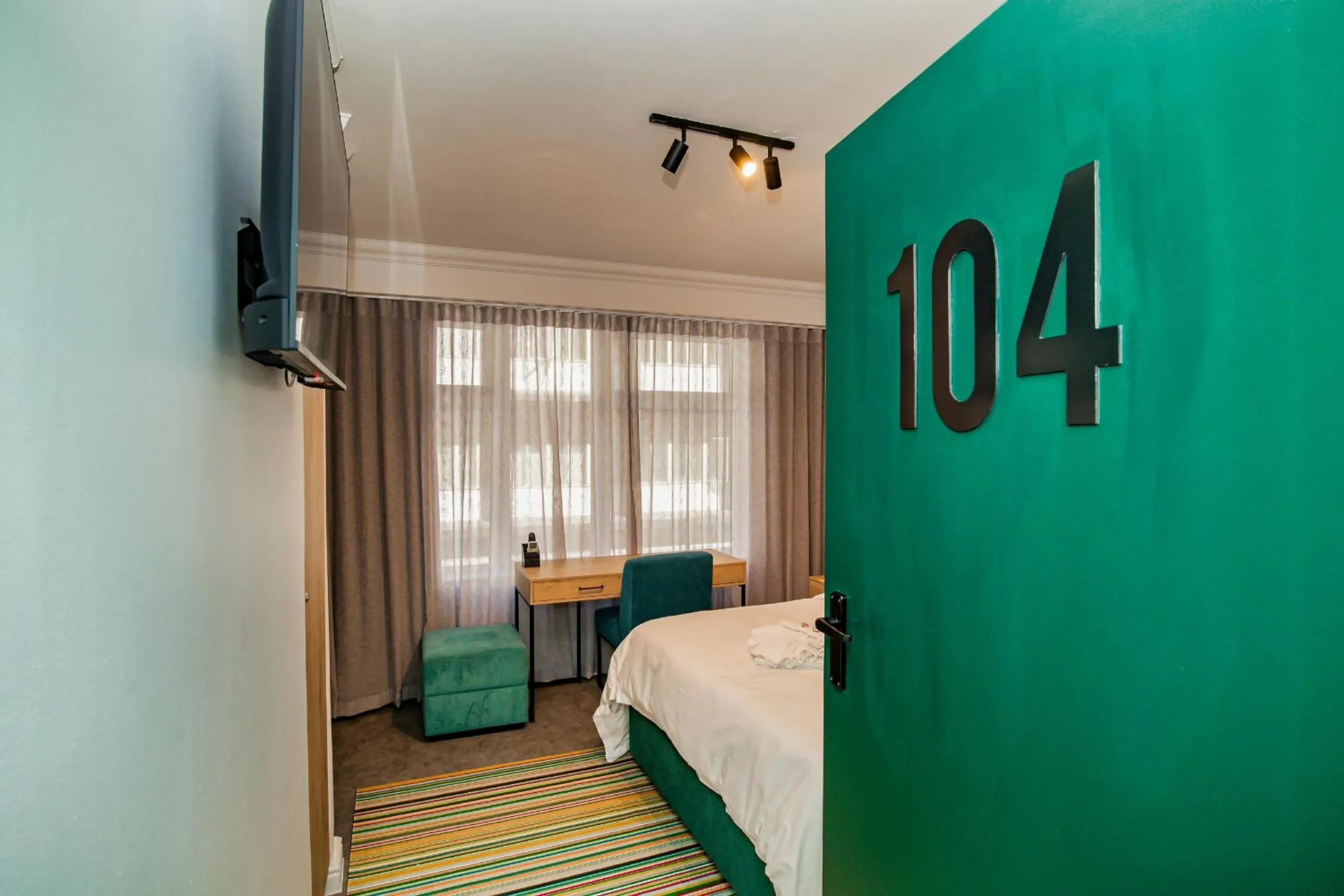 Bedroom, Bed in 9 On Barrack