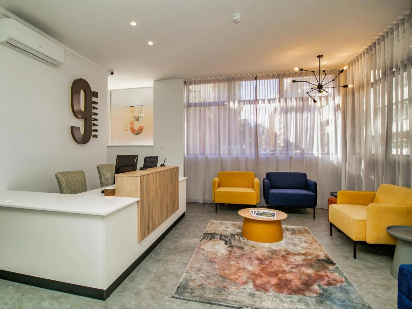 Business facilities in 9 On Barrack