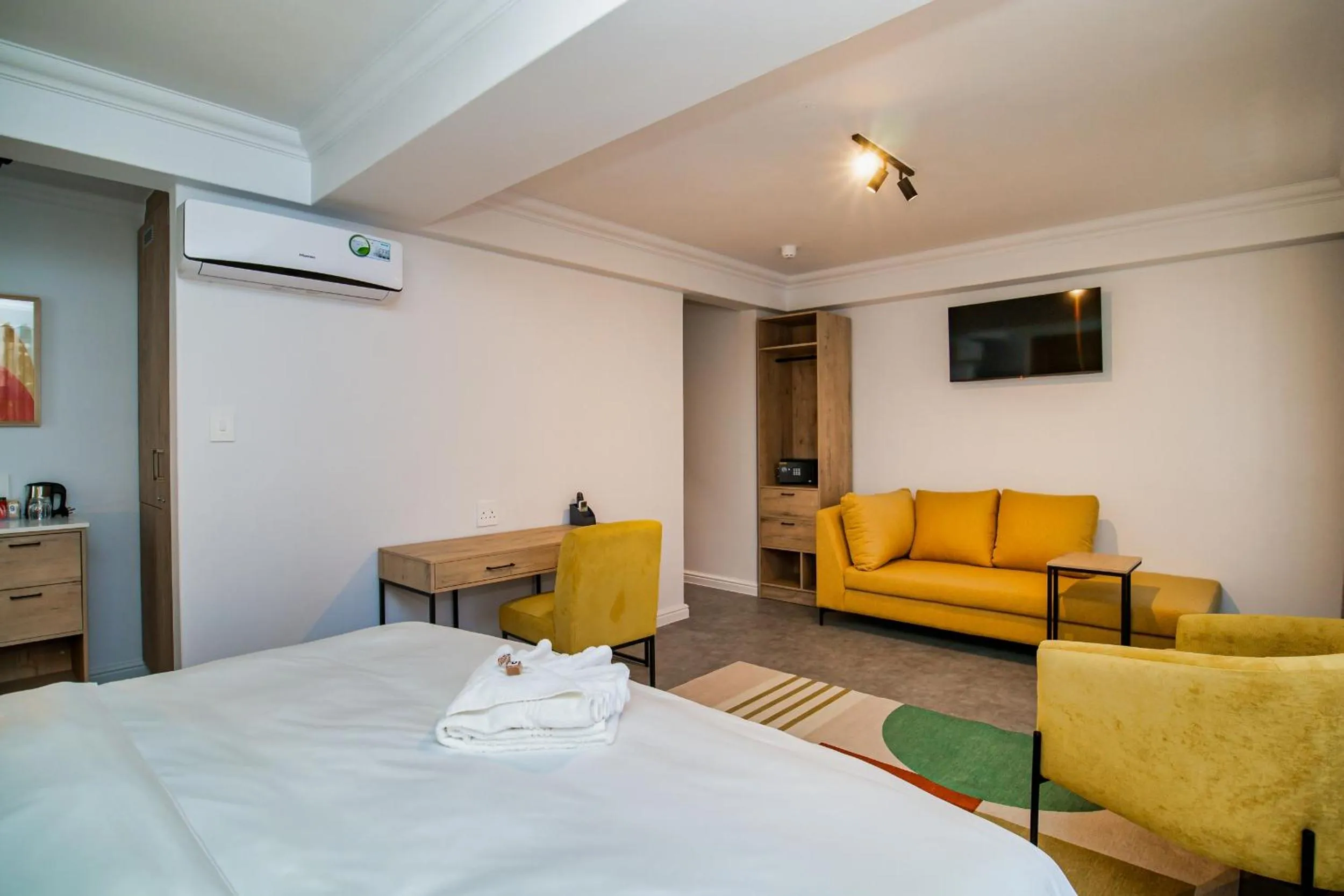 Bedroom, Bed in 9 On Barrack