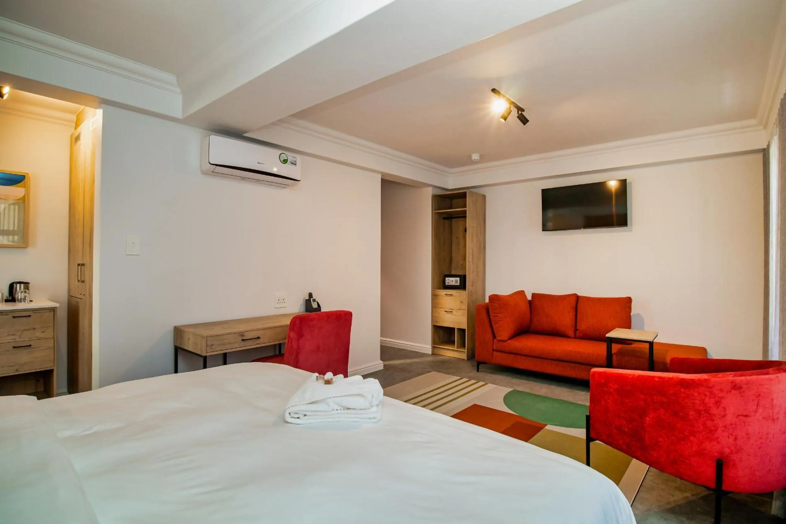 Photo of the whole room, Bed in 9 On Barrack