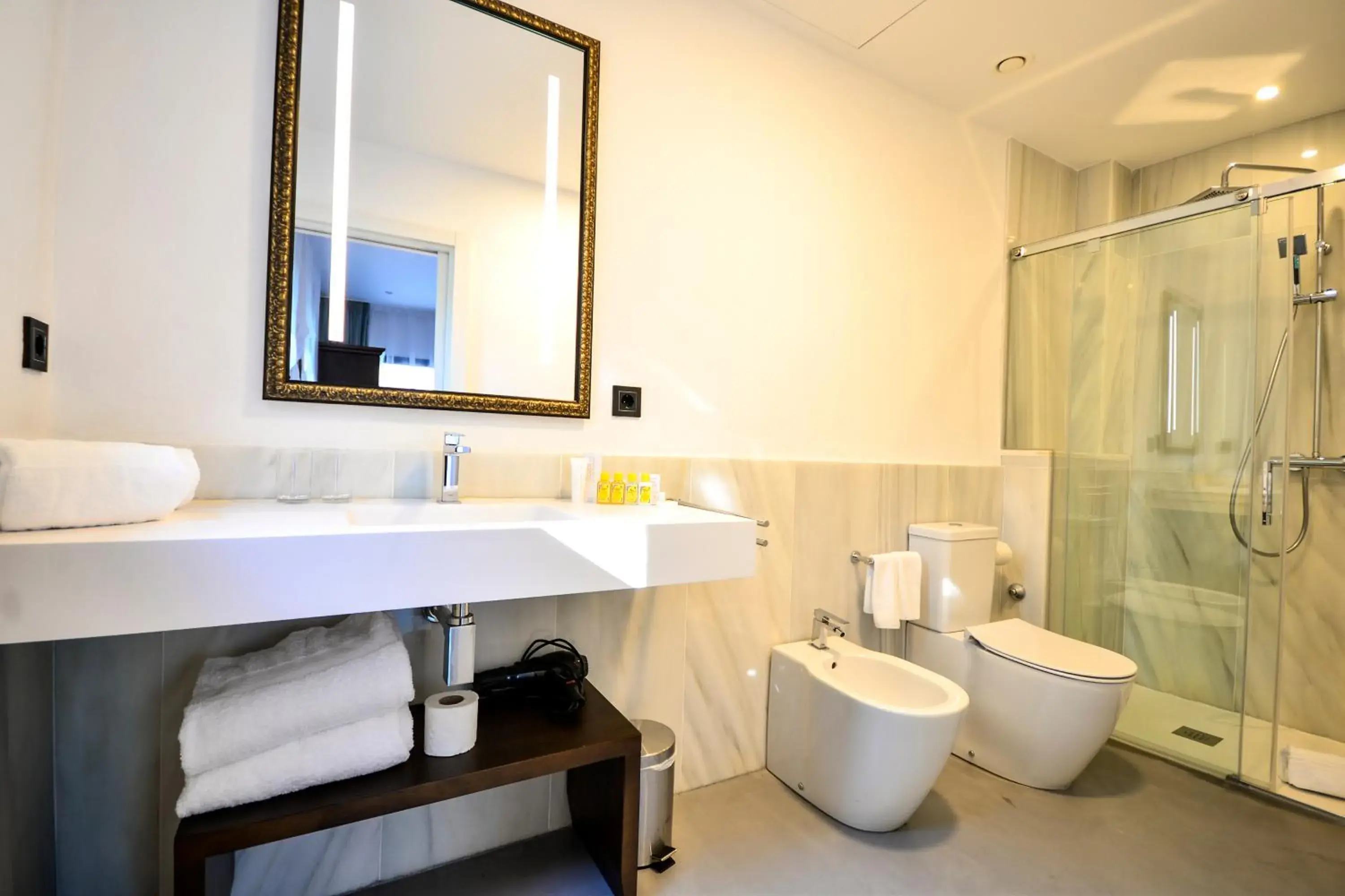 Royal Alcazar Premium with terrace and outdoor bath in Legado Alcazar Hotel Royal Alcazar Premium with terrace and outdoor bath in Legado Alcazar Hotel