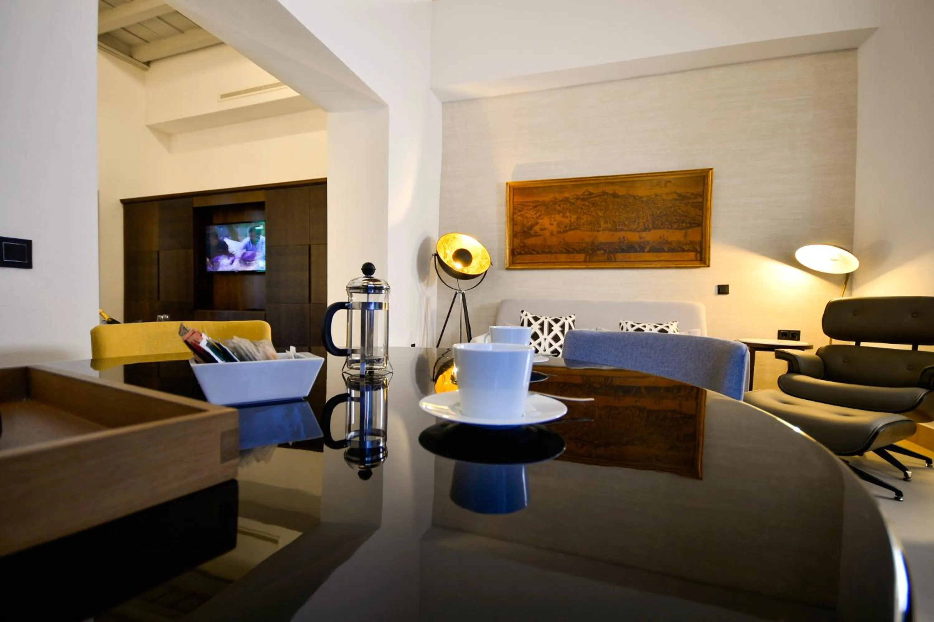 TV and multimedia in Legado Alcazar Hotel