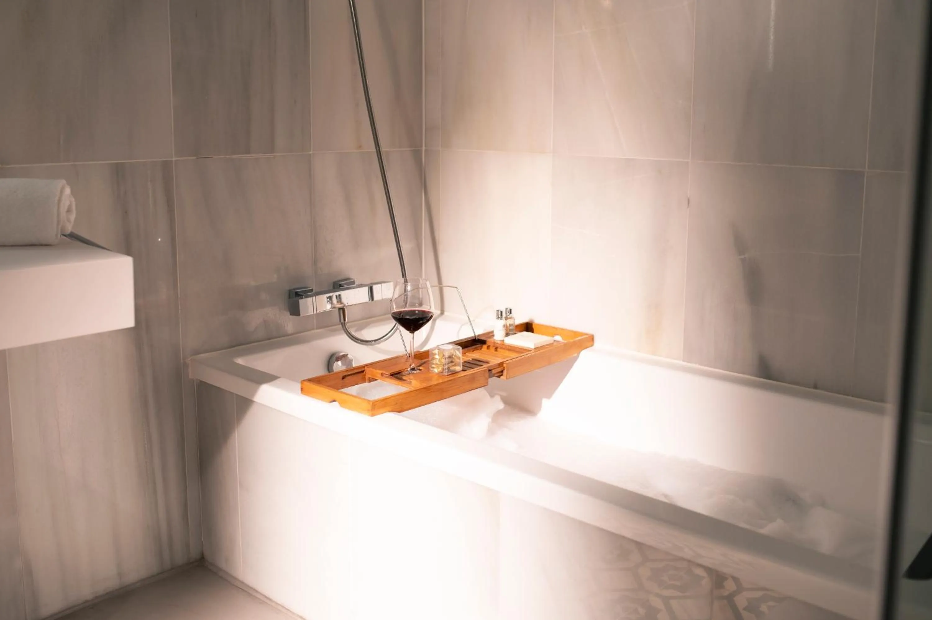 Bath in Legado Alcazar Hotel