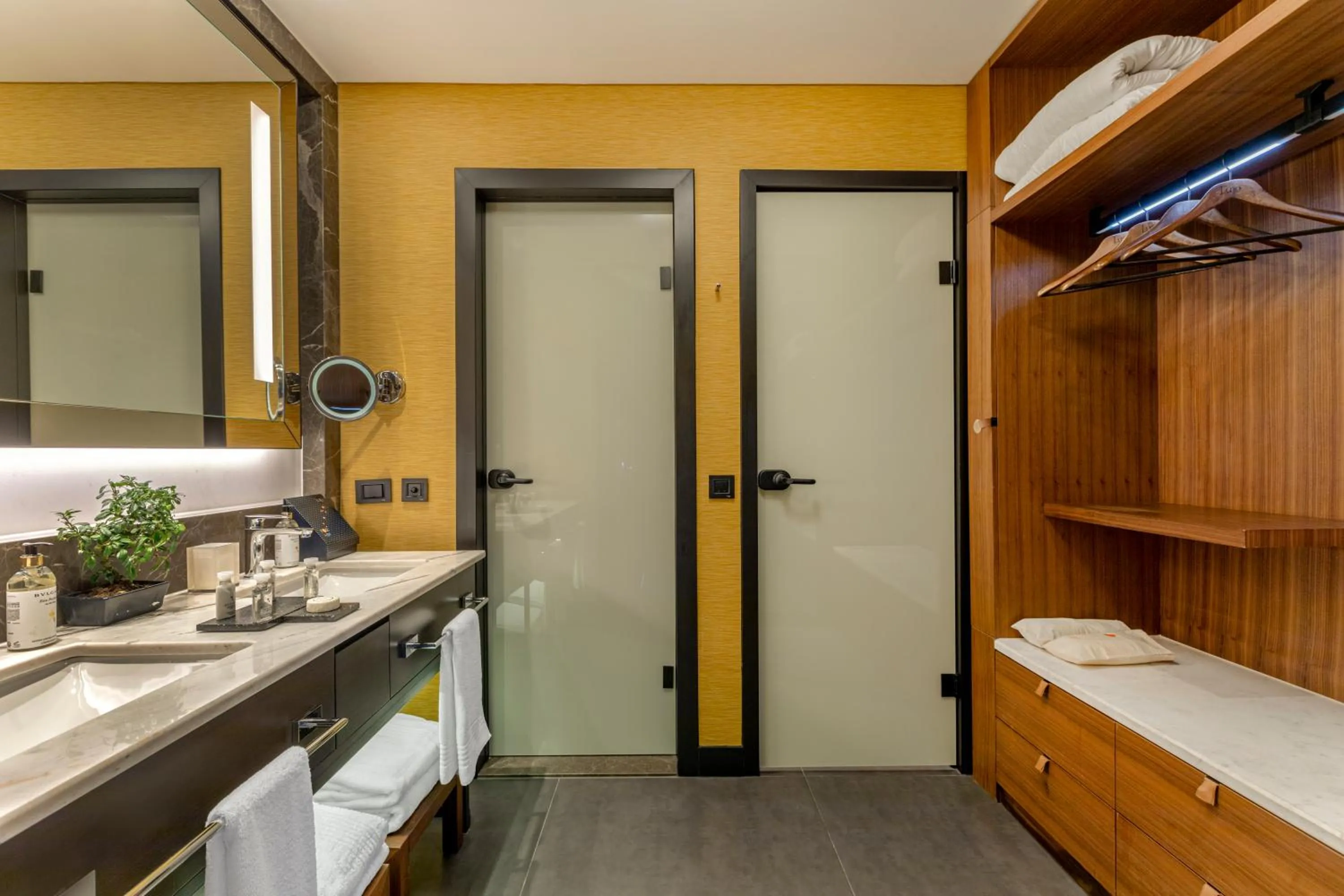 Toilet, Bed in Lujo Hotel Bodrum