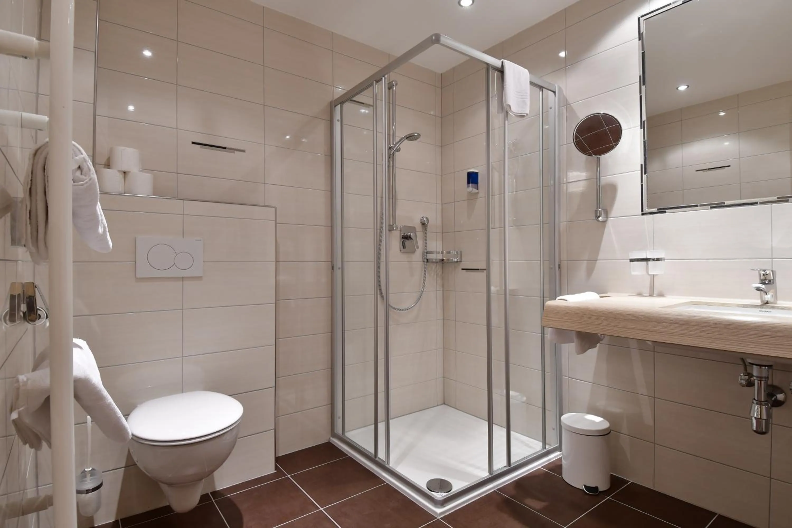 Shower in Hotel Höllroah